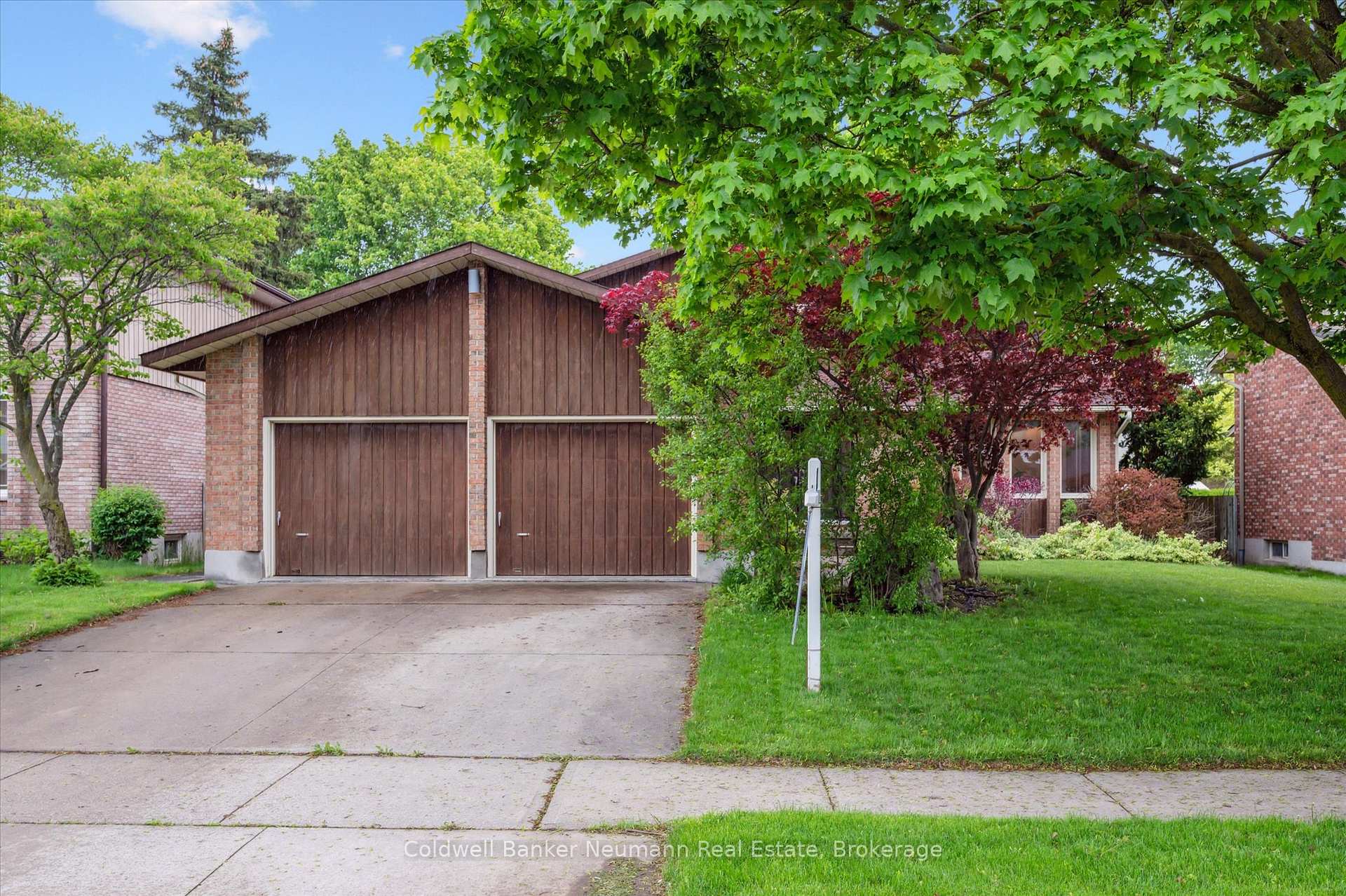 Photo 1 of 15 Hands Drive, Guelph, Kortright East — HOMEH