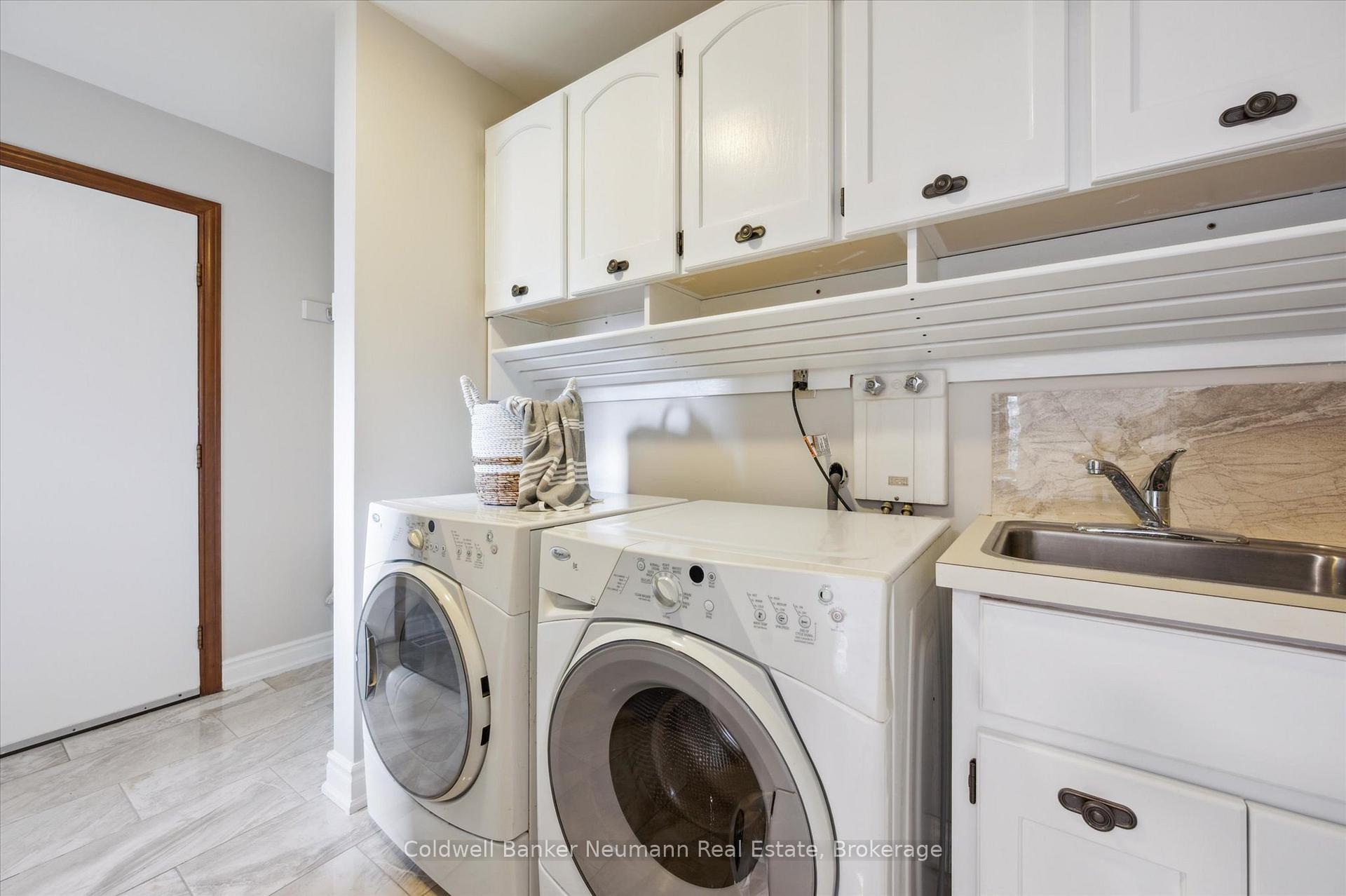Photo 24 of 15 Hands Drive, Guelph, Kortright East — HOMEH