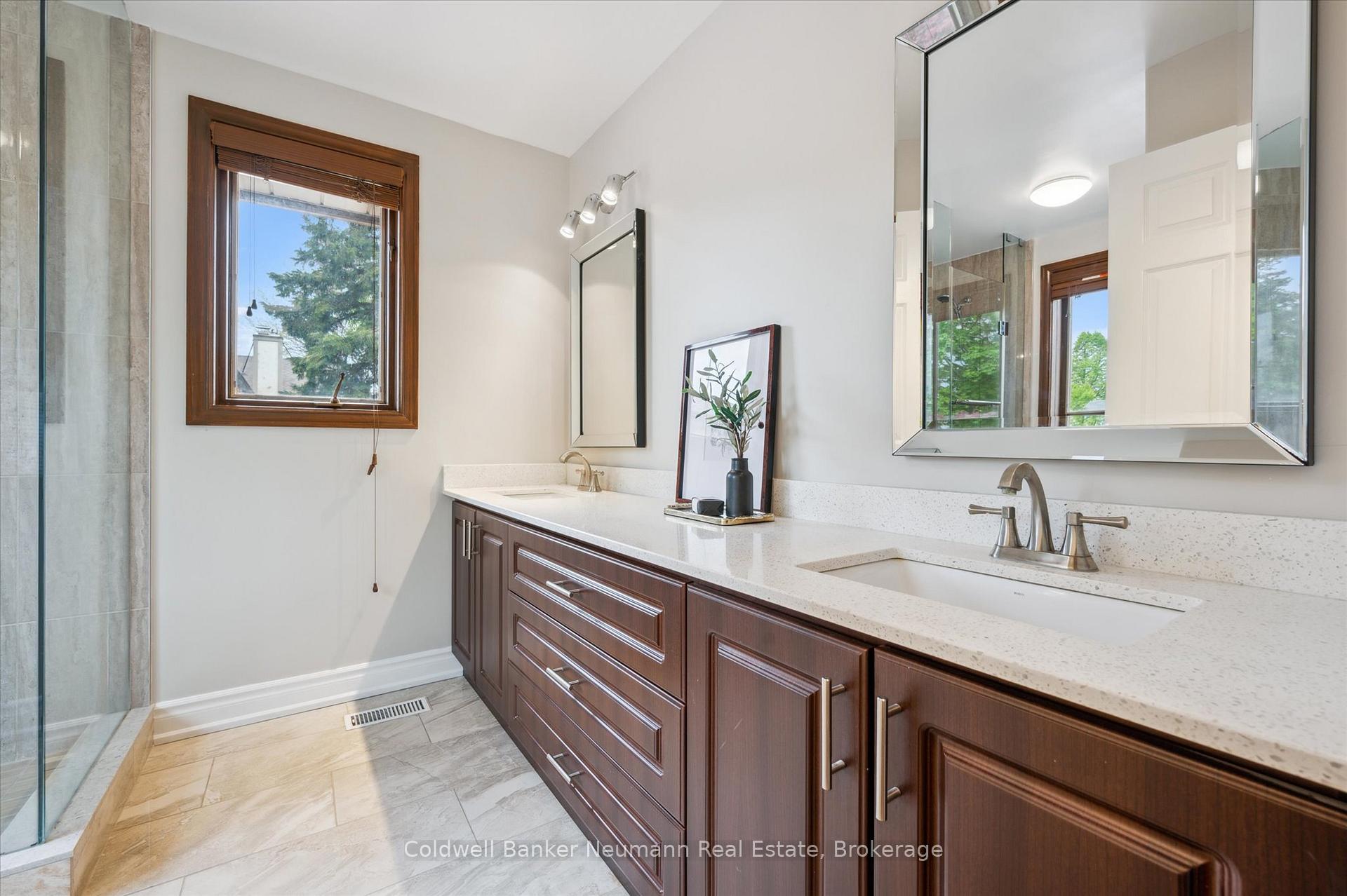 Photo 28 of 15 Hands Drive, Guelph, Kortright East — HOMEH