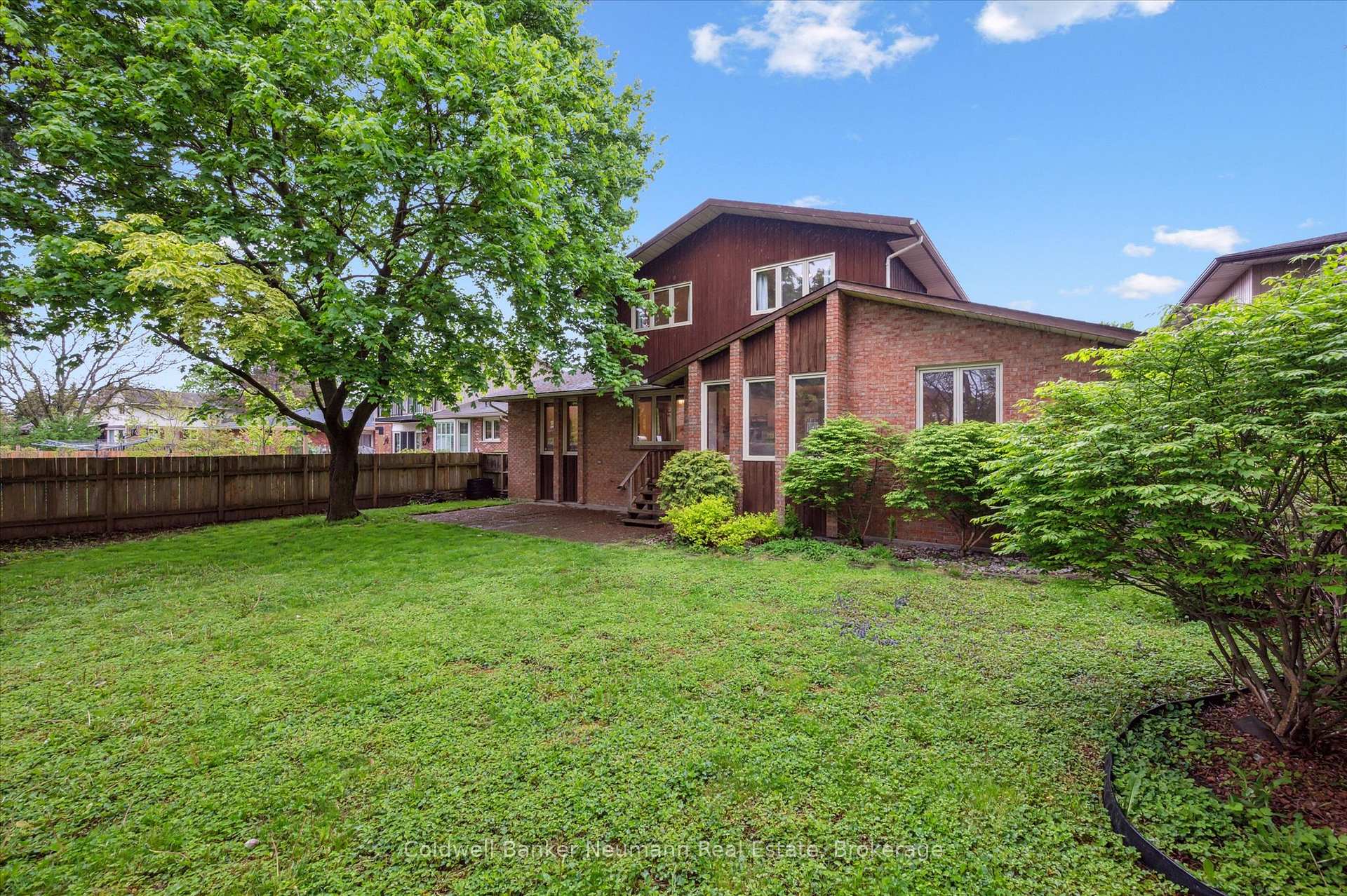 Photo 38 of 15 Hands Drive, Guelph, Kortright East — HOMEH