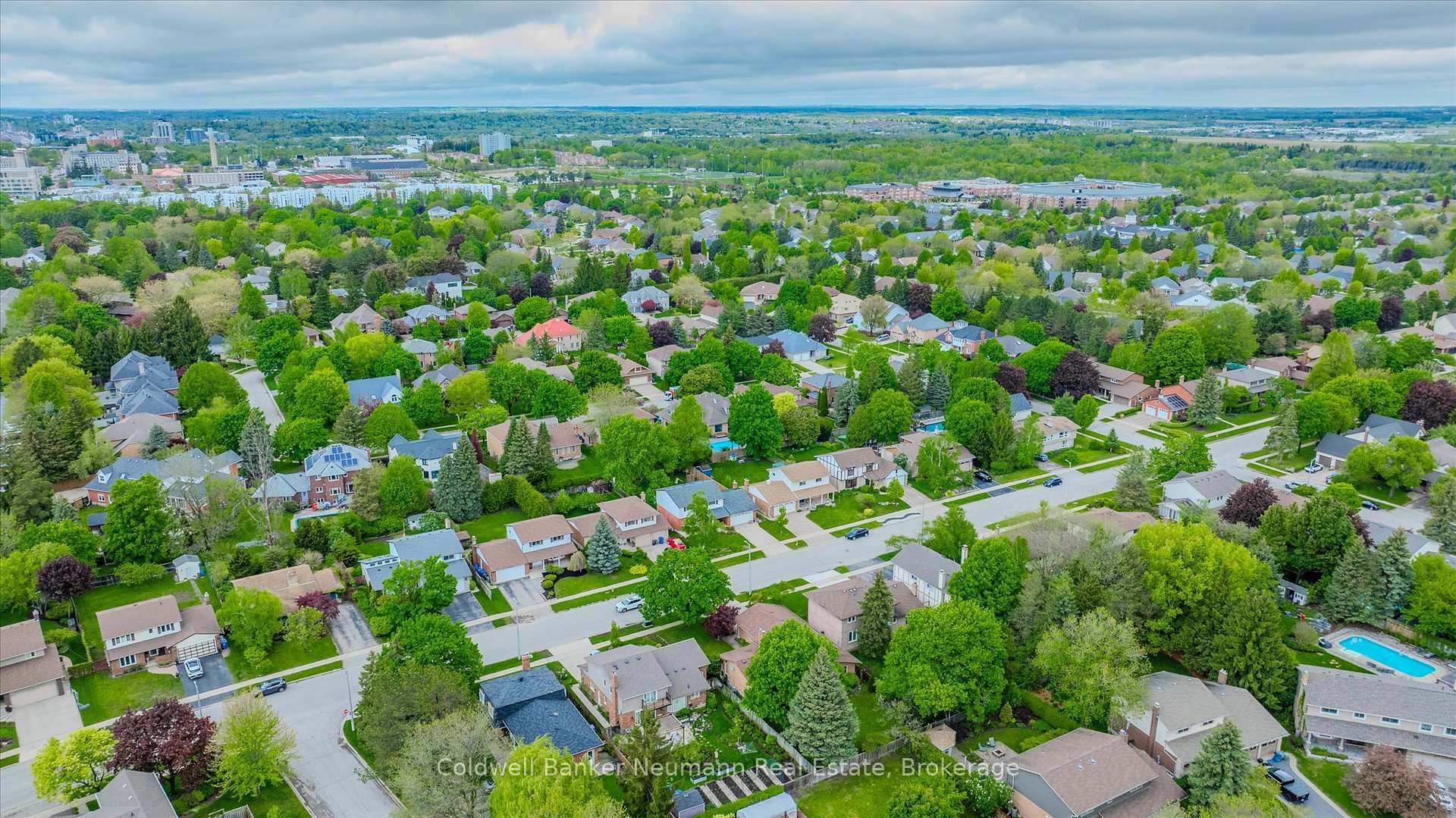 Photo 49 of 15 Hands Drive, Guelph, Kortright East — HOMEH