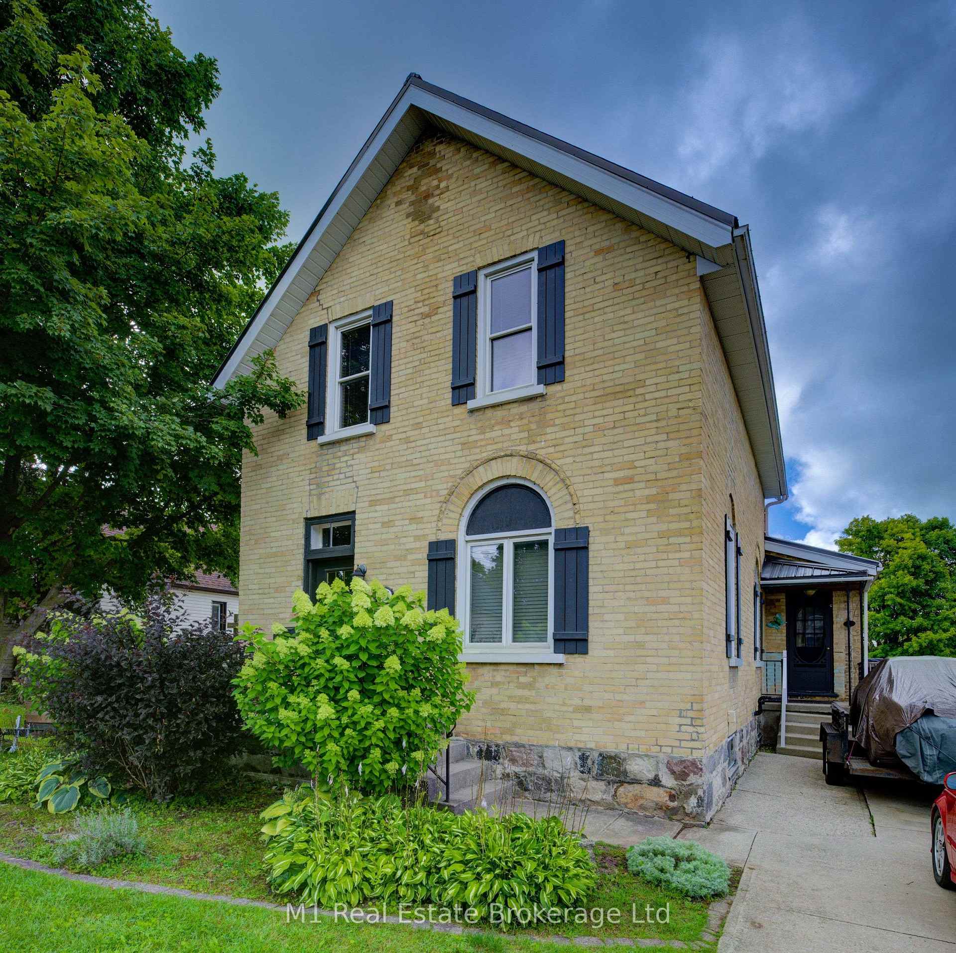 Front of 541 9th Street