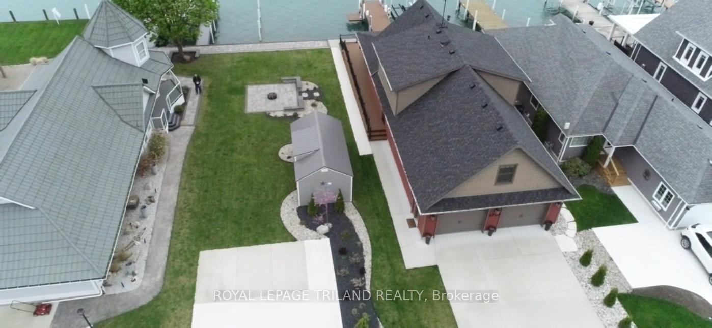 Photo 2 of 4731 Riverside Drive, St. Clair — HOMEH