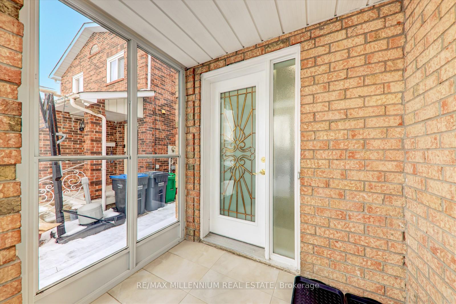 Photo 6 of 13 Ebby Avenue, Brampton, Heart Lake West — HOMEH