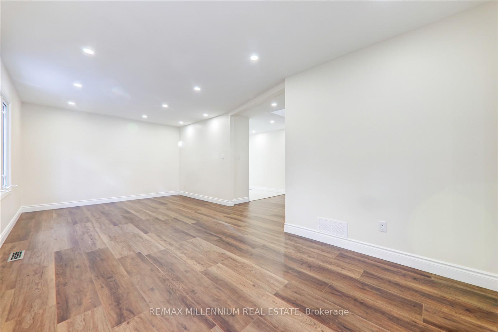 Photo 2 of 13 Ebby Avenue, Brampton, Heart Lake West — HOMEH