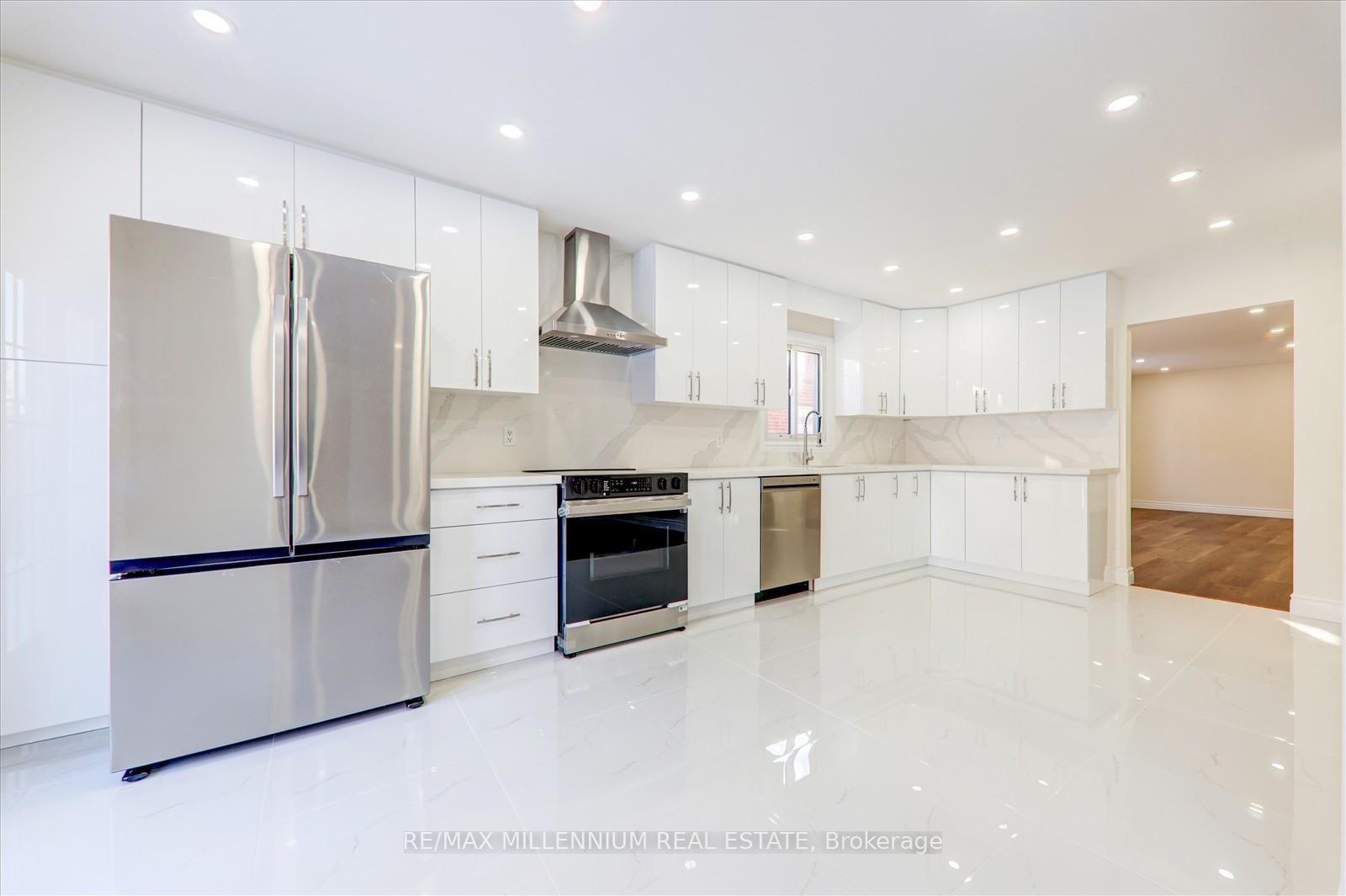 Photo 23 of 13 Ebby Avenue, Brampton, Heart Lake West — HOMEH