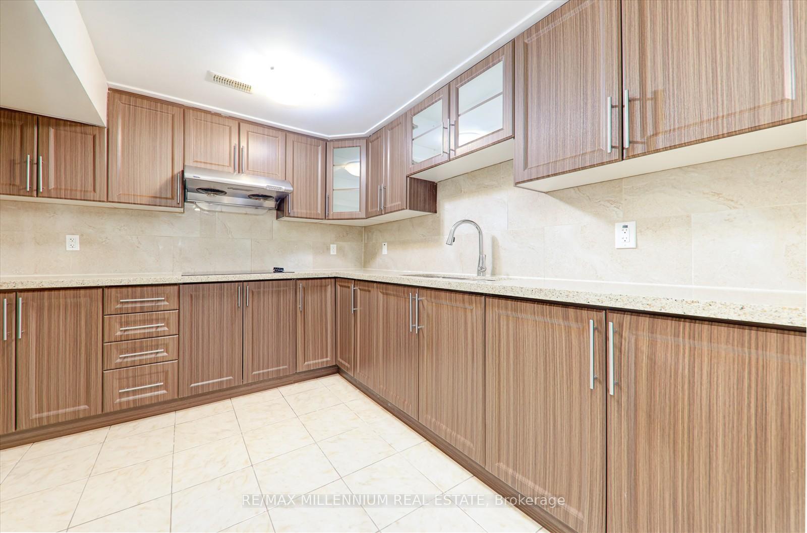 Photo 31 of 13 Ebby Avenue, Brampton, Heart Lake West — HOMEH