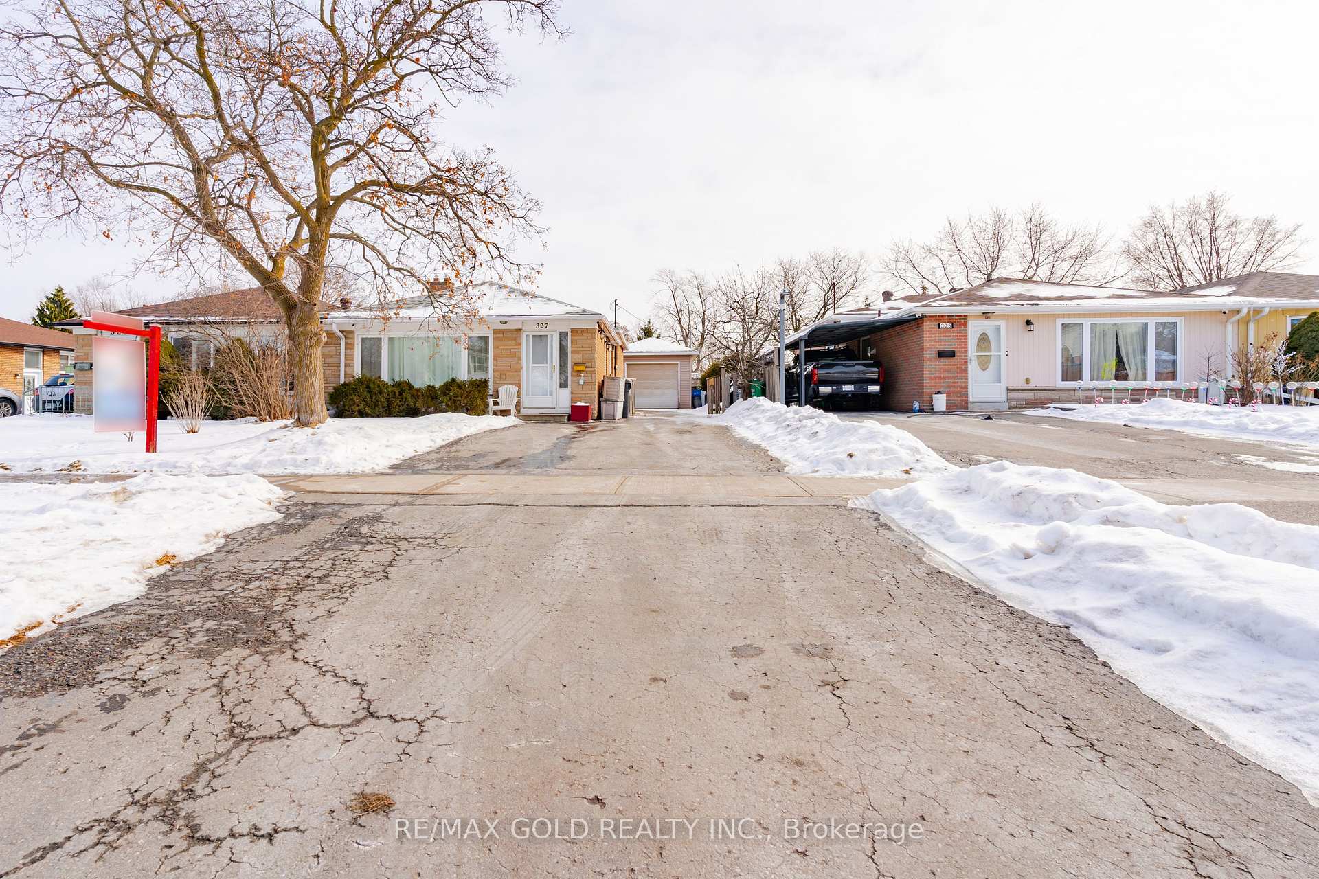 Front of 327 Balmoral Drive