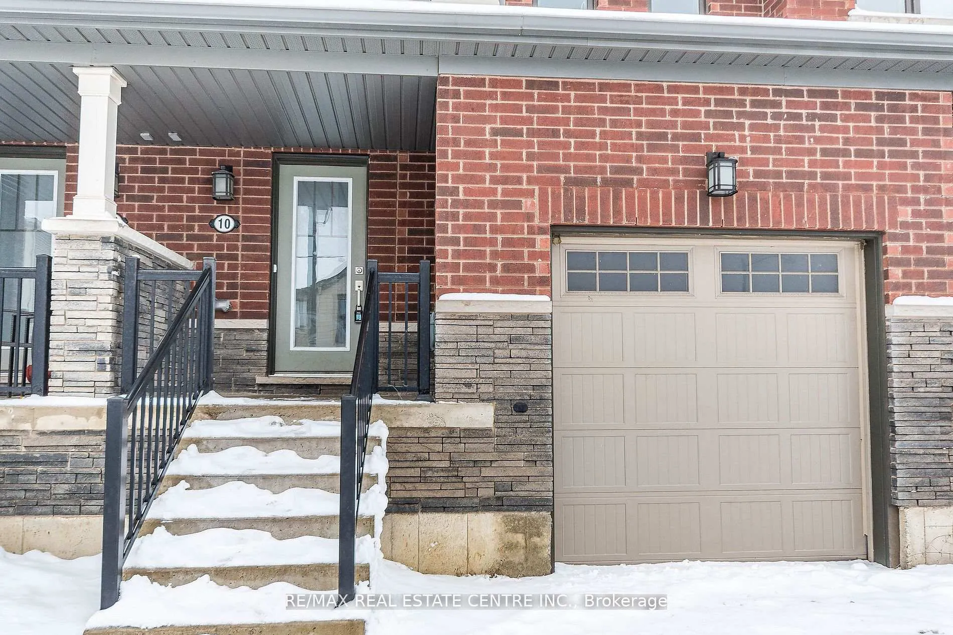 Photo 3 of 10 Utter Place, Hamilton, Stoney Creek Mountain — HOMEH