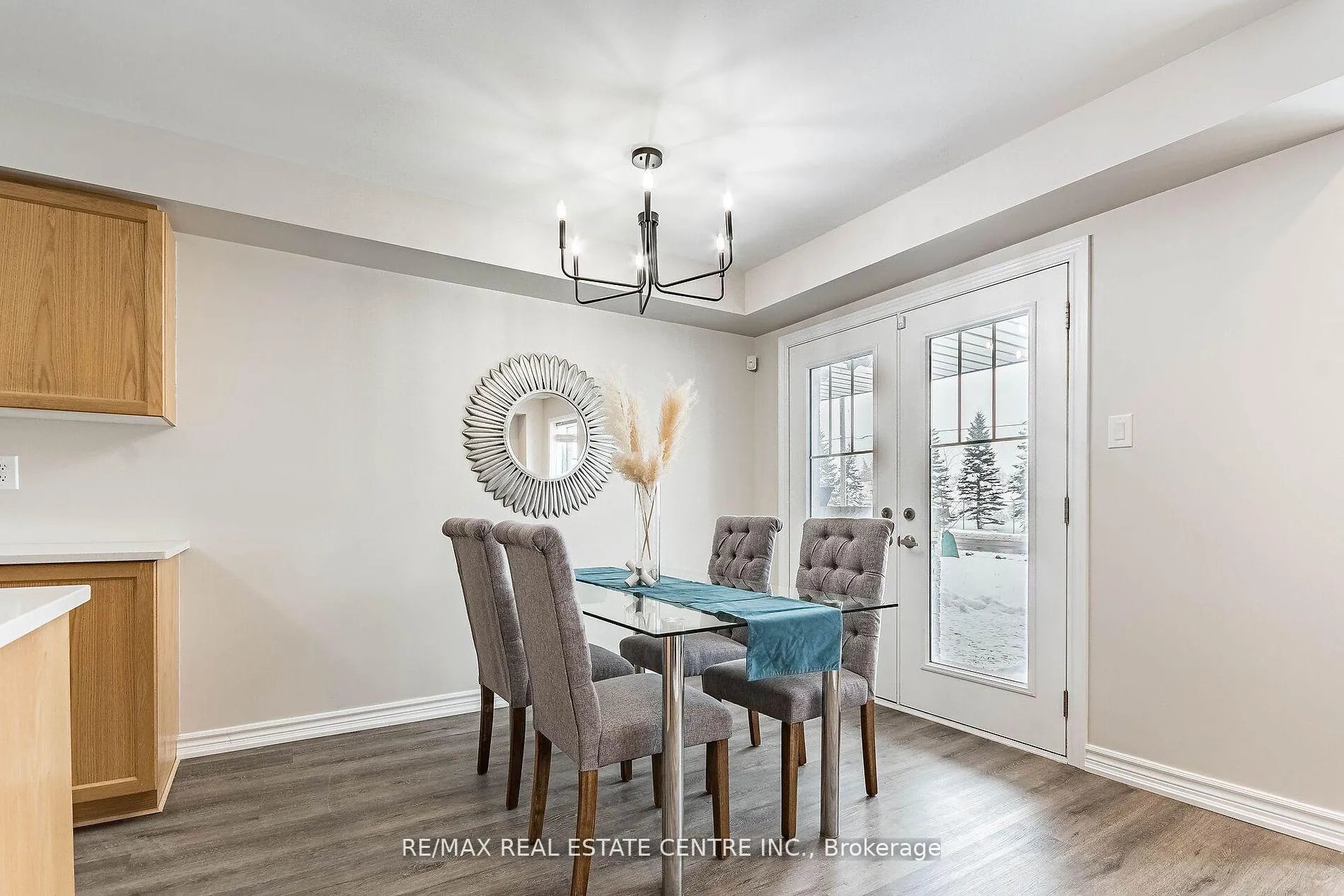 Photo 17 of 10 Utter Place, Hamilton, Stoney Creek Mountain — HOMEH