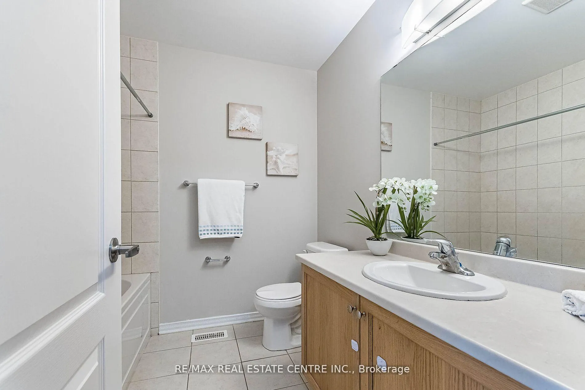 Photo 28 of 10 Utter Place, Hamilton, Stoney Creek Mountain — HOMEH