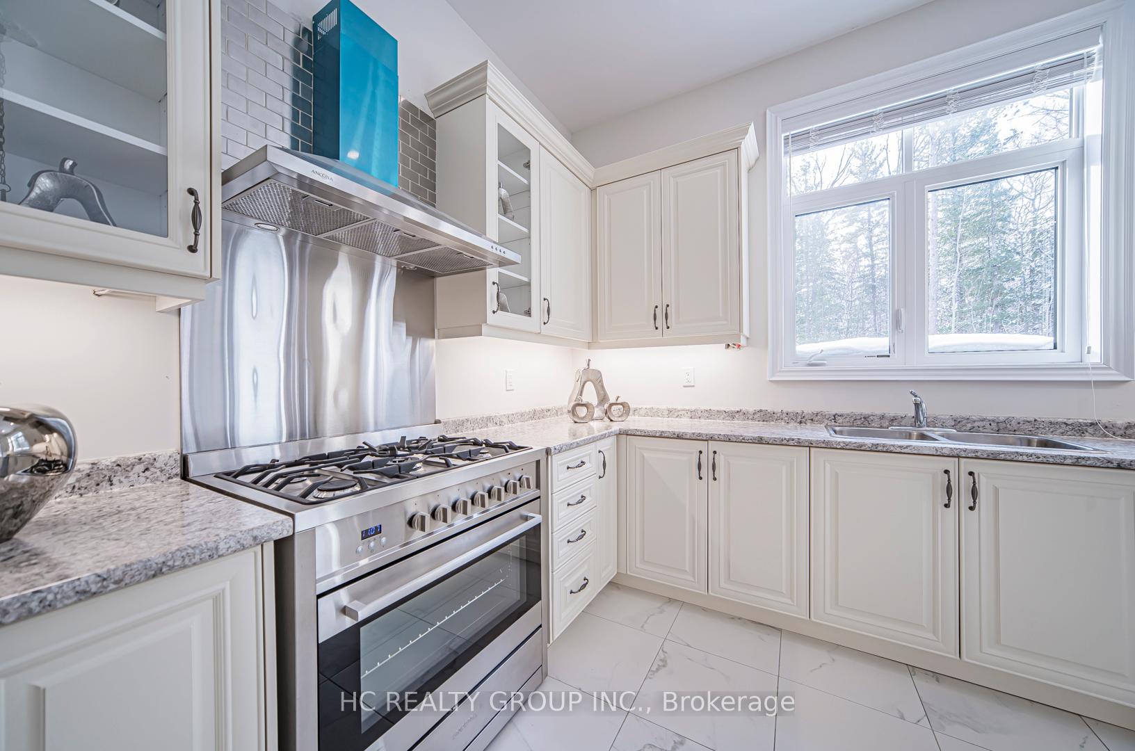 Photo 12 of 15 Trail Boulevard, Springwater, Minesing — HOMEH