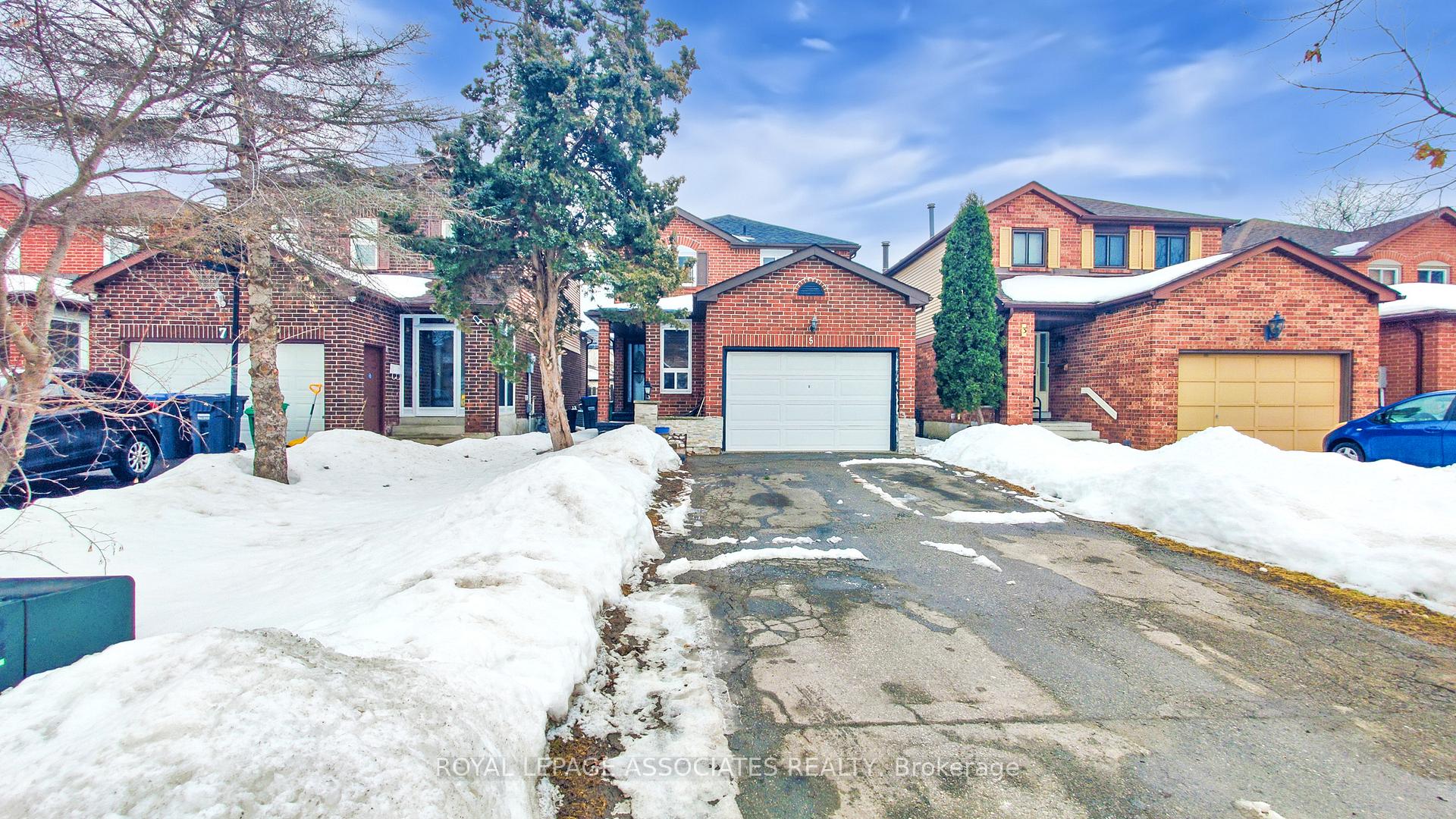 Photo 1 of 5 Rustywood Drive, Brampton, Fletcher's West — HOMEH
