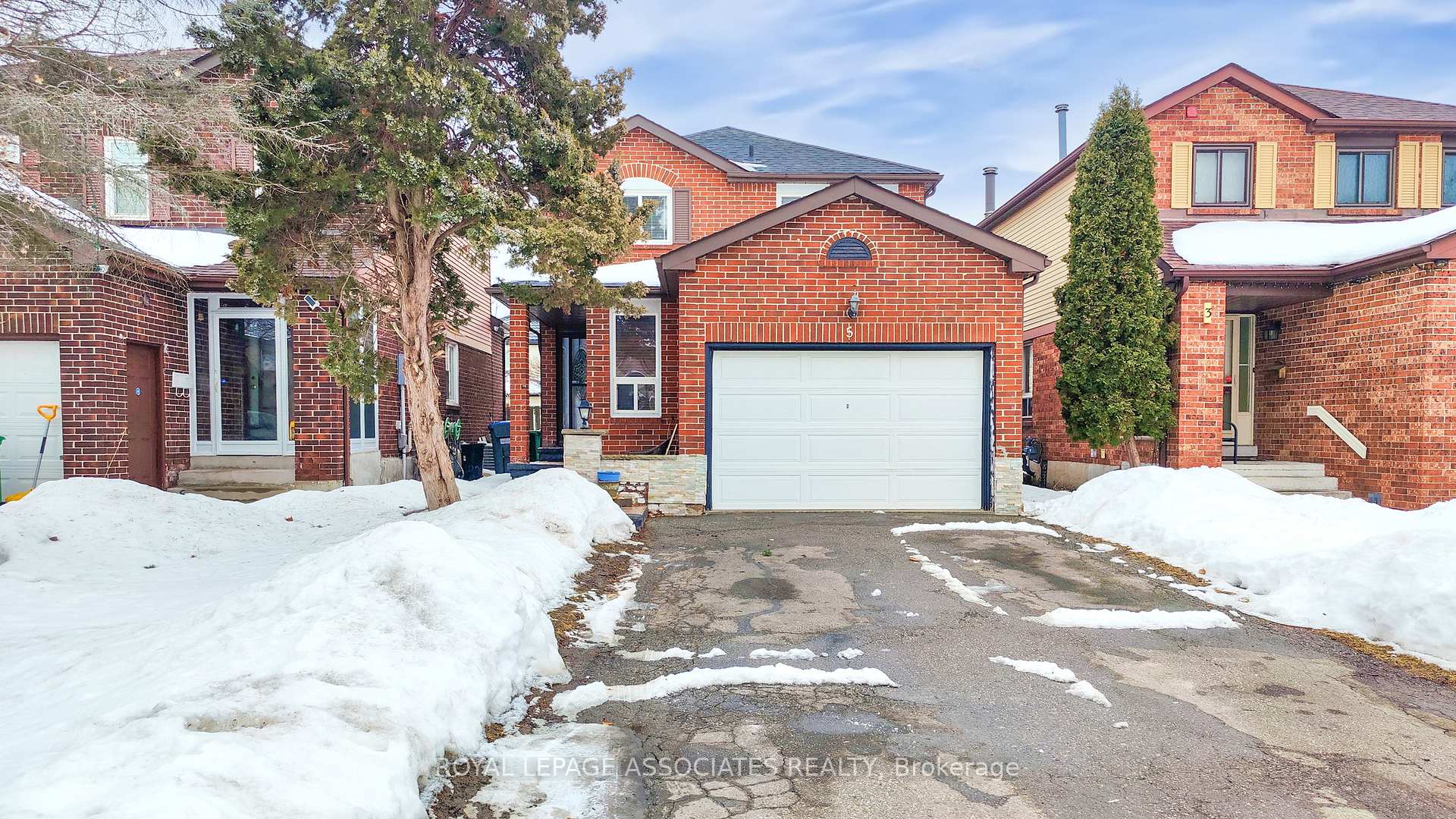 Photo 14 of 5 Rustywood Drive, Brampton, Fletcher's West — HOMEH