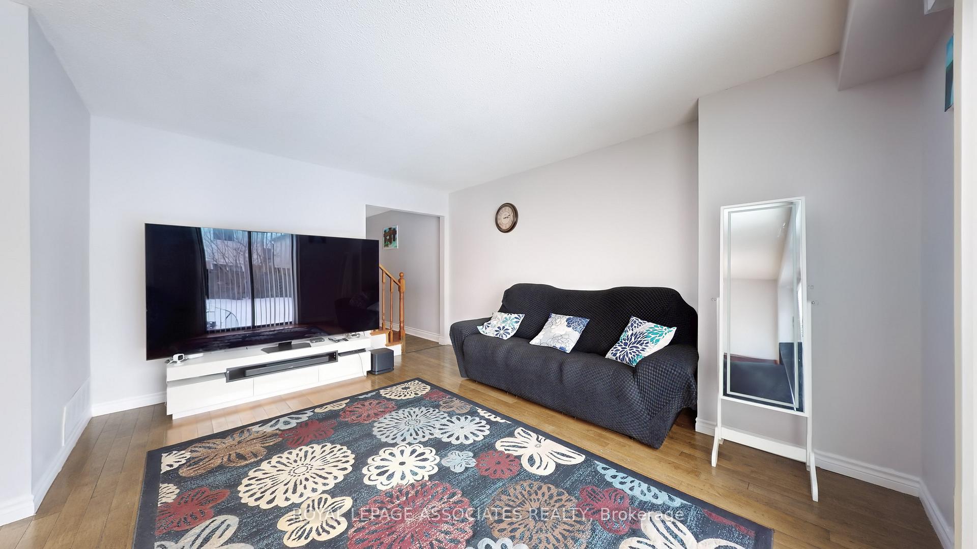 Photo 5 of 5 Rustywood Drive, Brampton, Fletcher's West — HOMEH