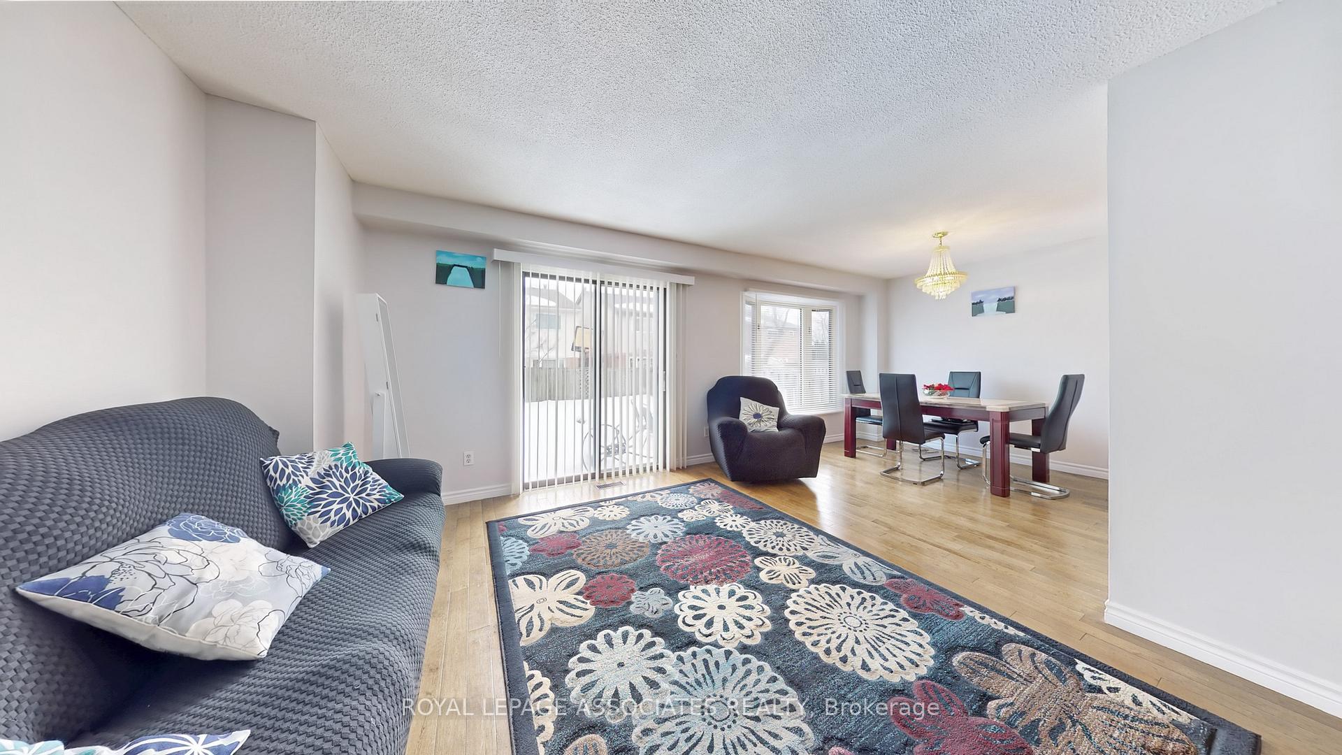 Photo 4 of 5 Rustywood Drive, Brampton, Fletcher's West — HOMEH