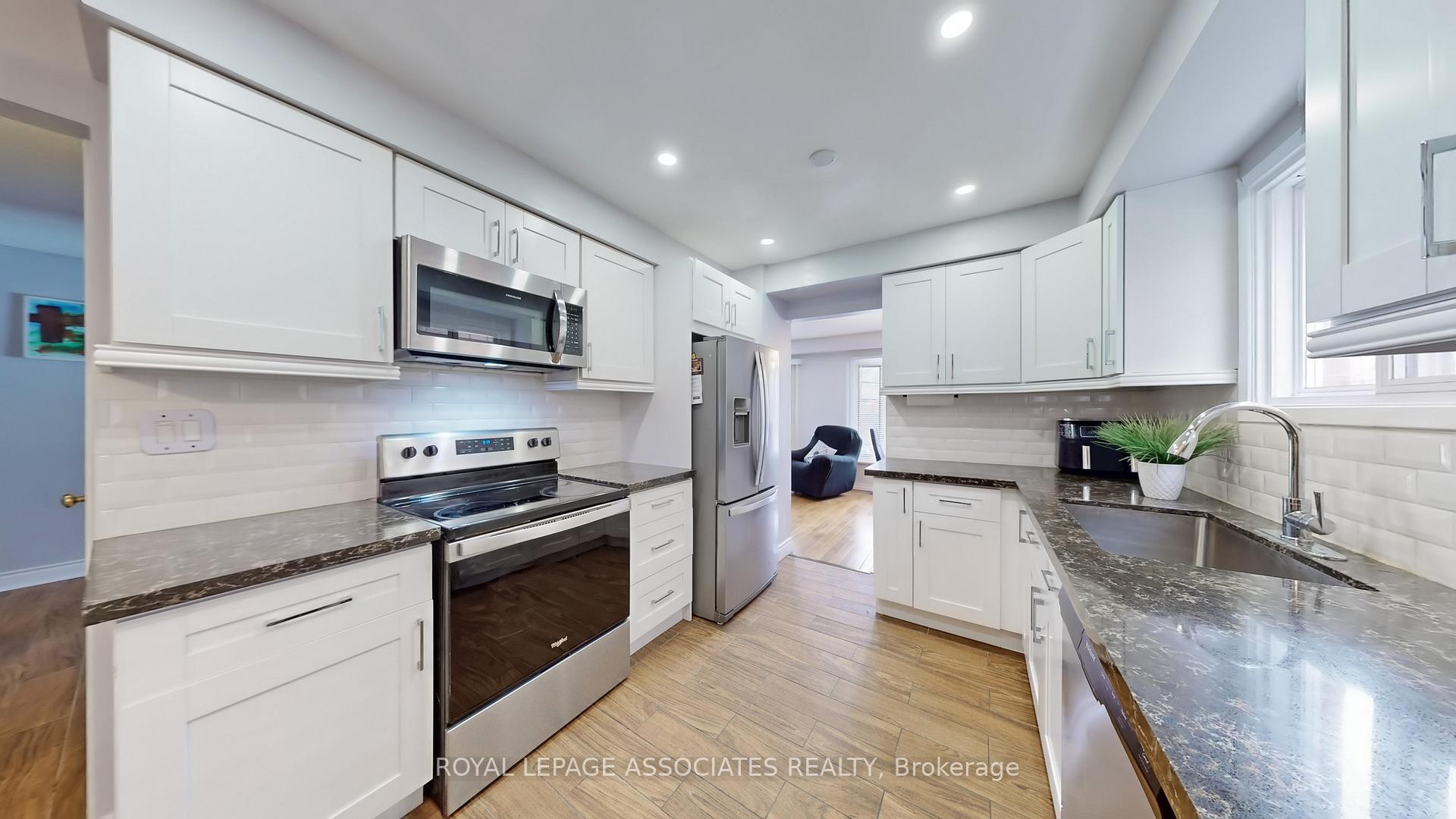 Photo 22 of 5 Rustywood Drive, Brampton, Fletcher's West — HOMEH