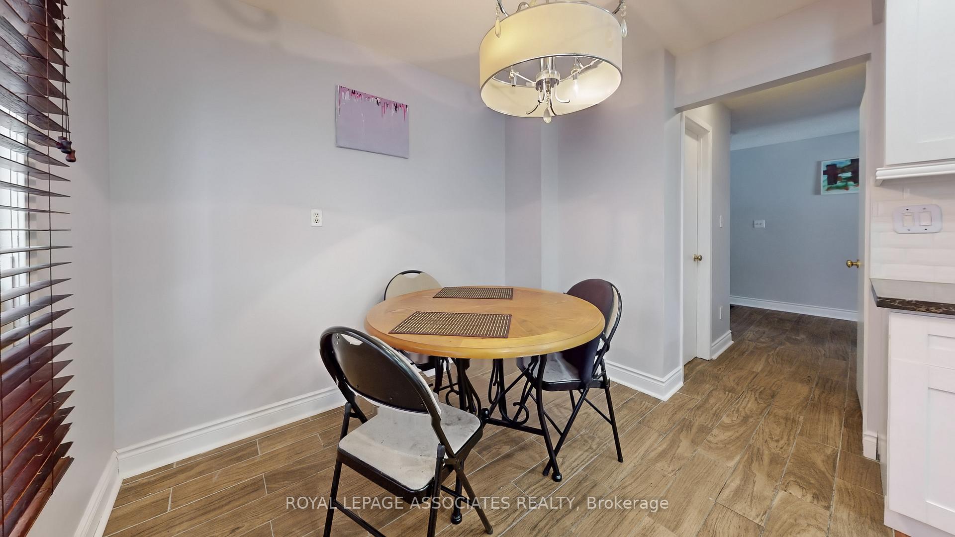 Photo 15 of 5 Rustywood Drive, Brampton, Fletcher's West — HOMEH
