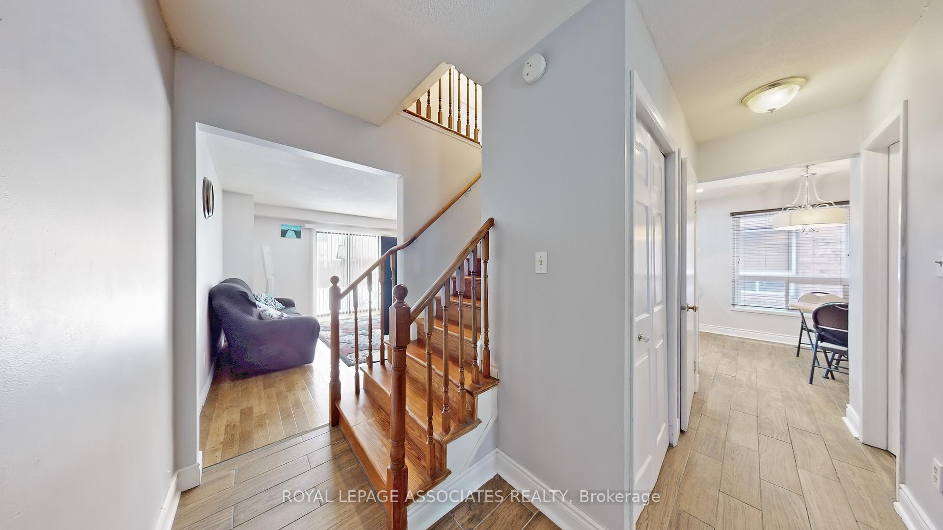 Photo 28 of 5 Rustywood Drive, Brampton, Fletcher's West — HOMEH