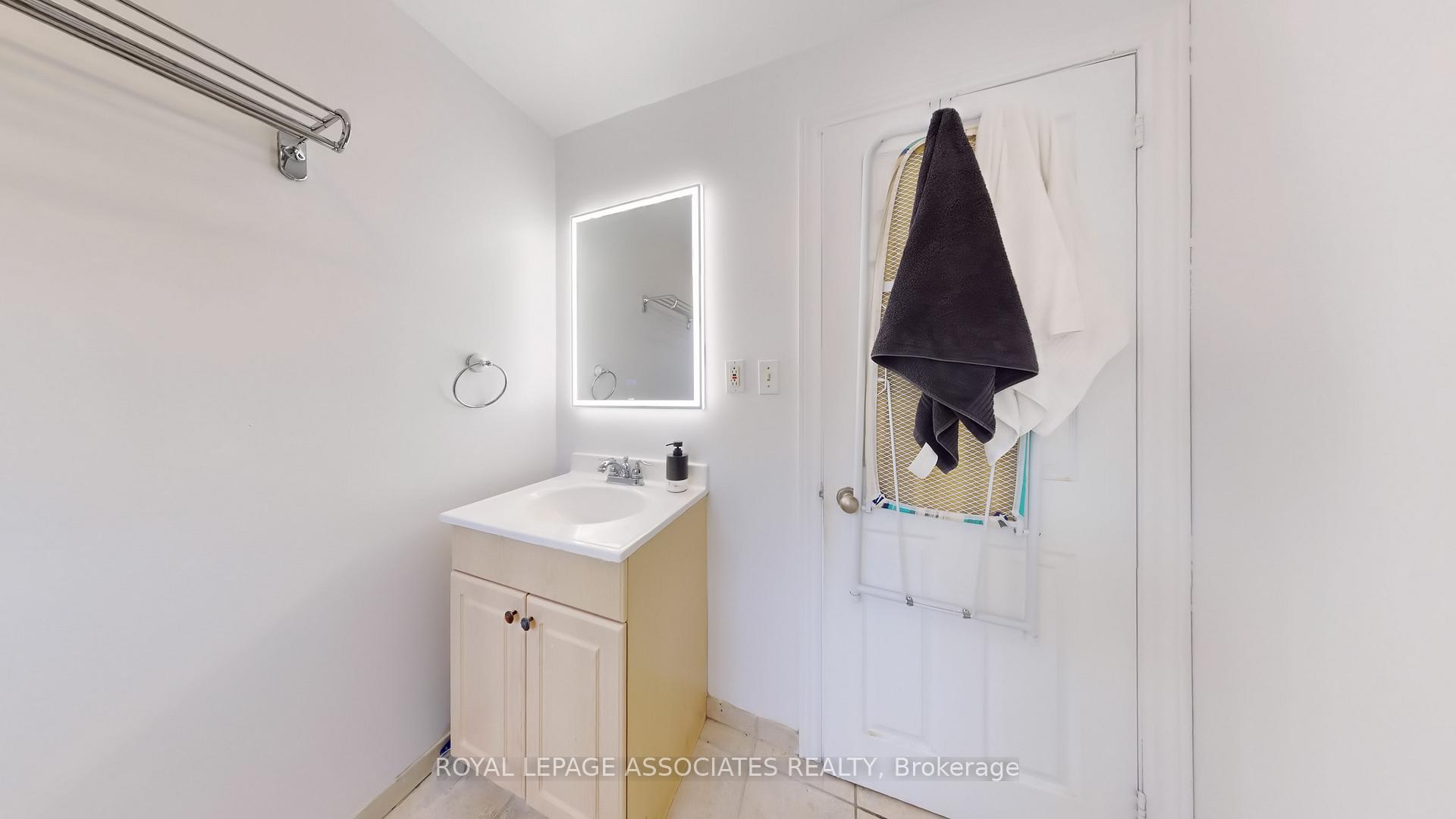 Photo 24 of 5 Rustywood Drive, Brampton, Fletcher's West — HOMEH