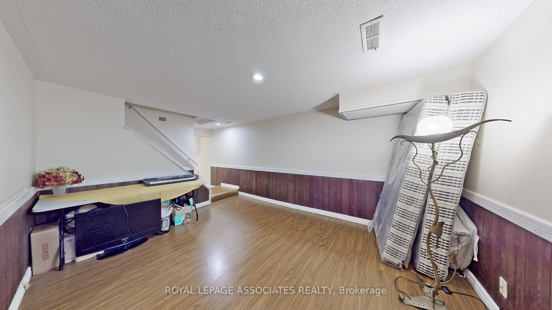 Photo 42 of 5 Rustywood Drive, Brampton, Fletcher's West — HOMEH