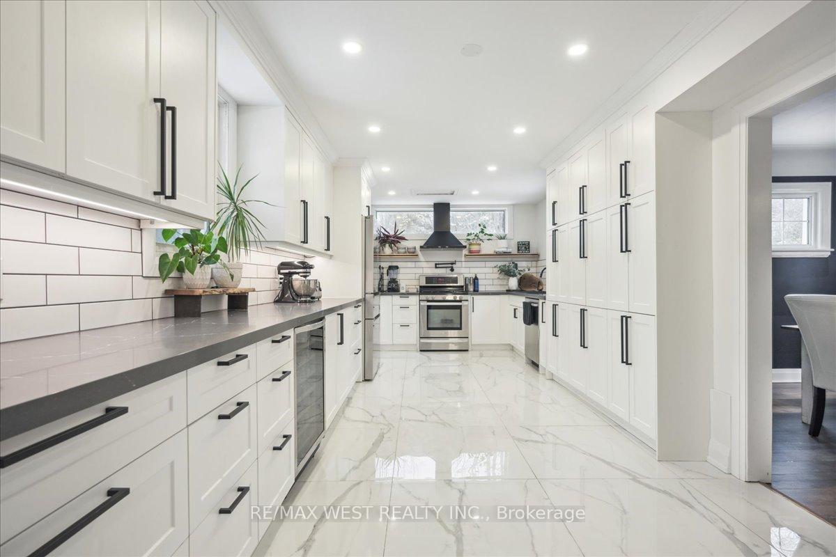 Photo 5 of 338 Parkside Drive, Hamilton, Waterdown — HOMEH