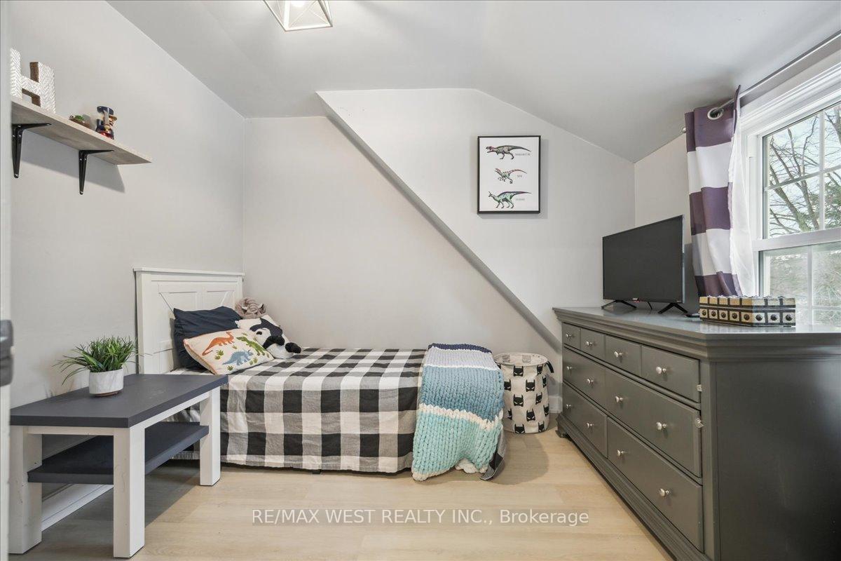 Photo 10 of 338 Parkside Drive, Hamilton, Waterdown — HOMEH