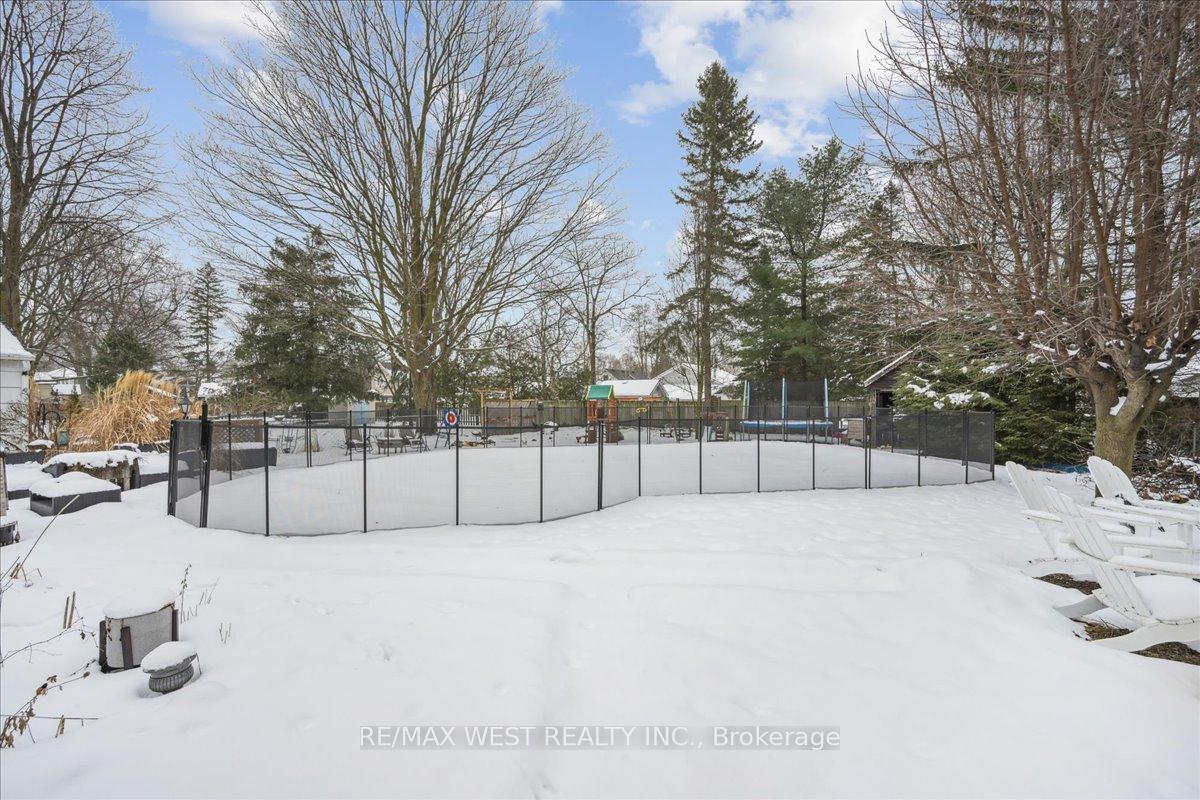 Photo 13 of 338 Parkside Drive, Hamilton, Waterdown — HOMEH