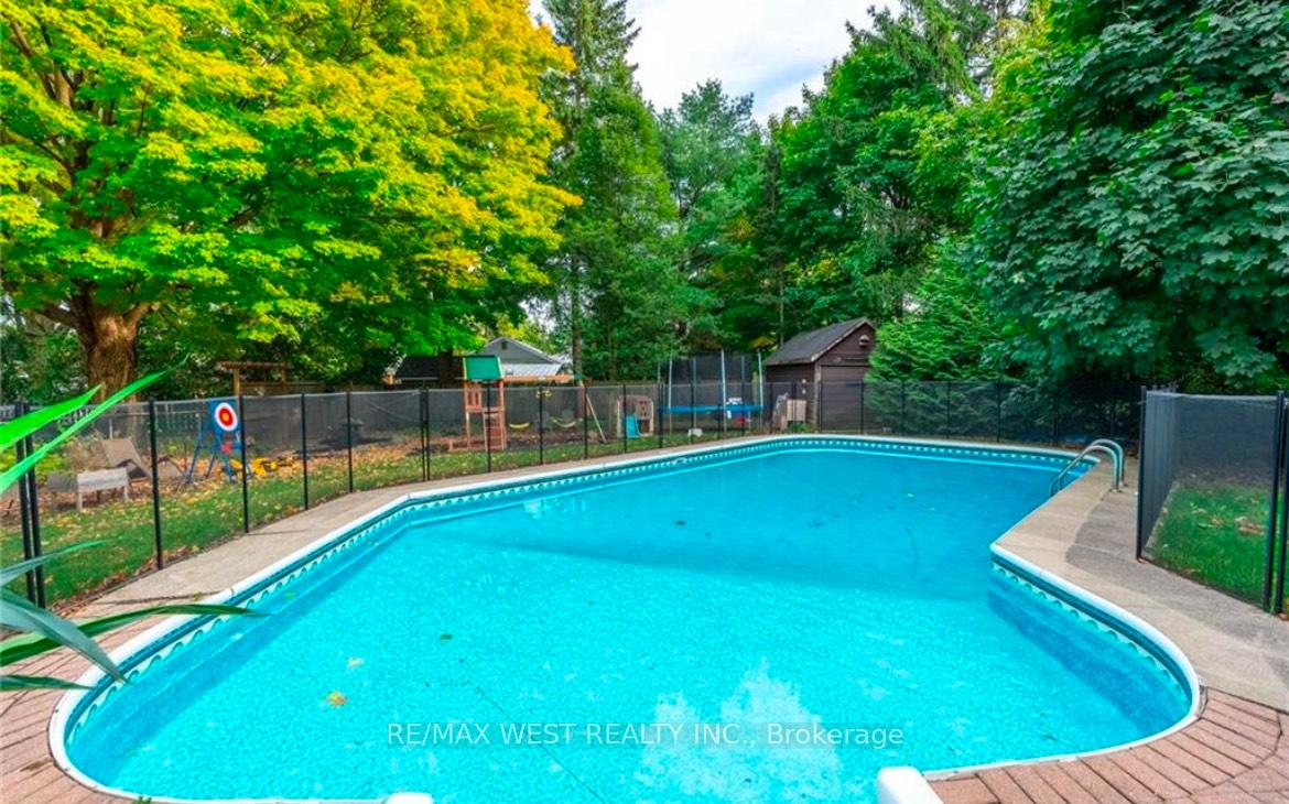 Photo 16 of 338 Parkside Drive, Hamilton, Waterdown — HOMEH