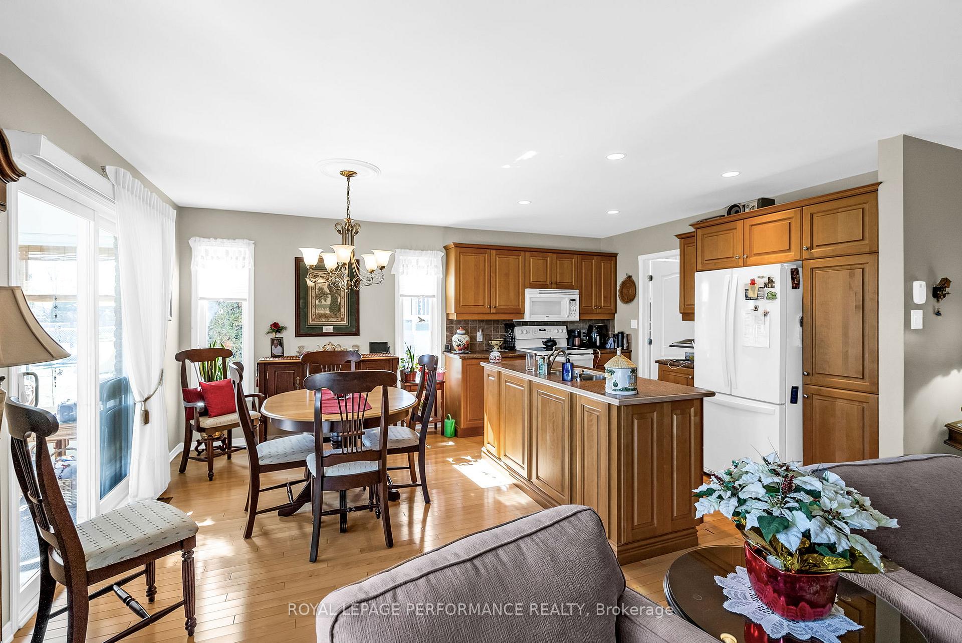 Photo 17 of 2029 Concorde Avenue, Cornwall — HOMEH