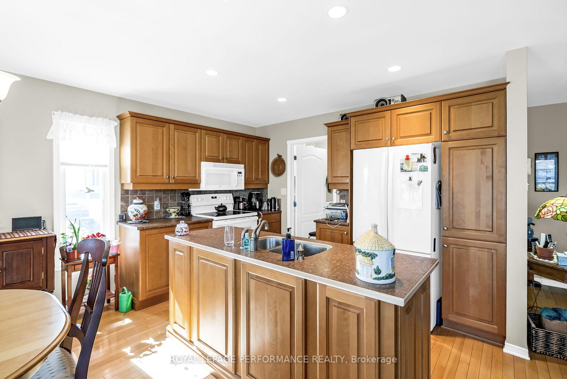 Photo 18 of 2029 Concorde Avenue, Cornwall — HOMEH