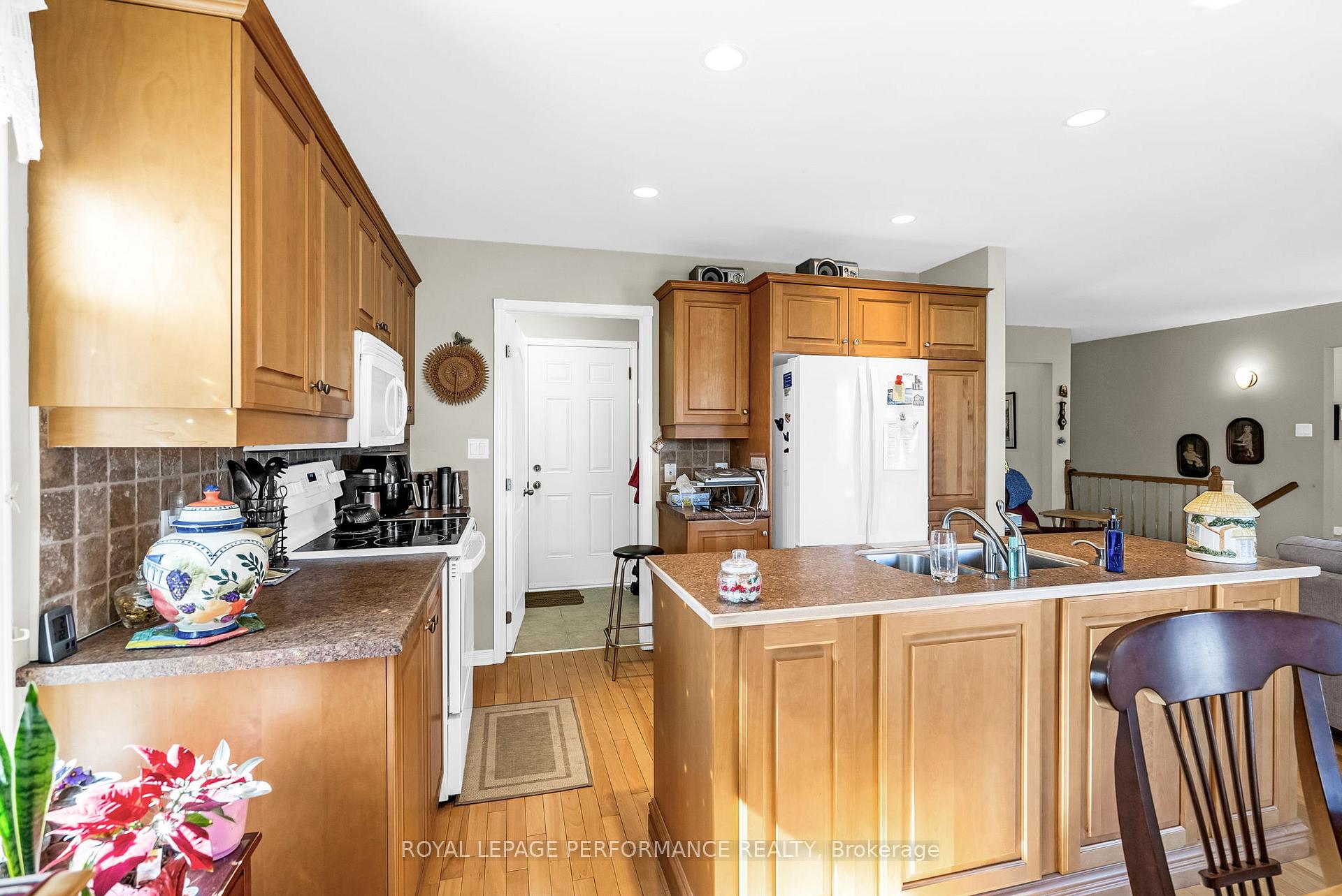 Photo 19 of 2029 Concorde Avenue, Cornwall — HOMEH