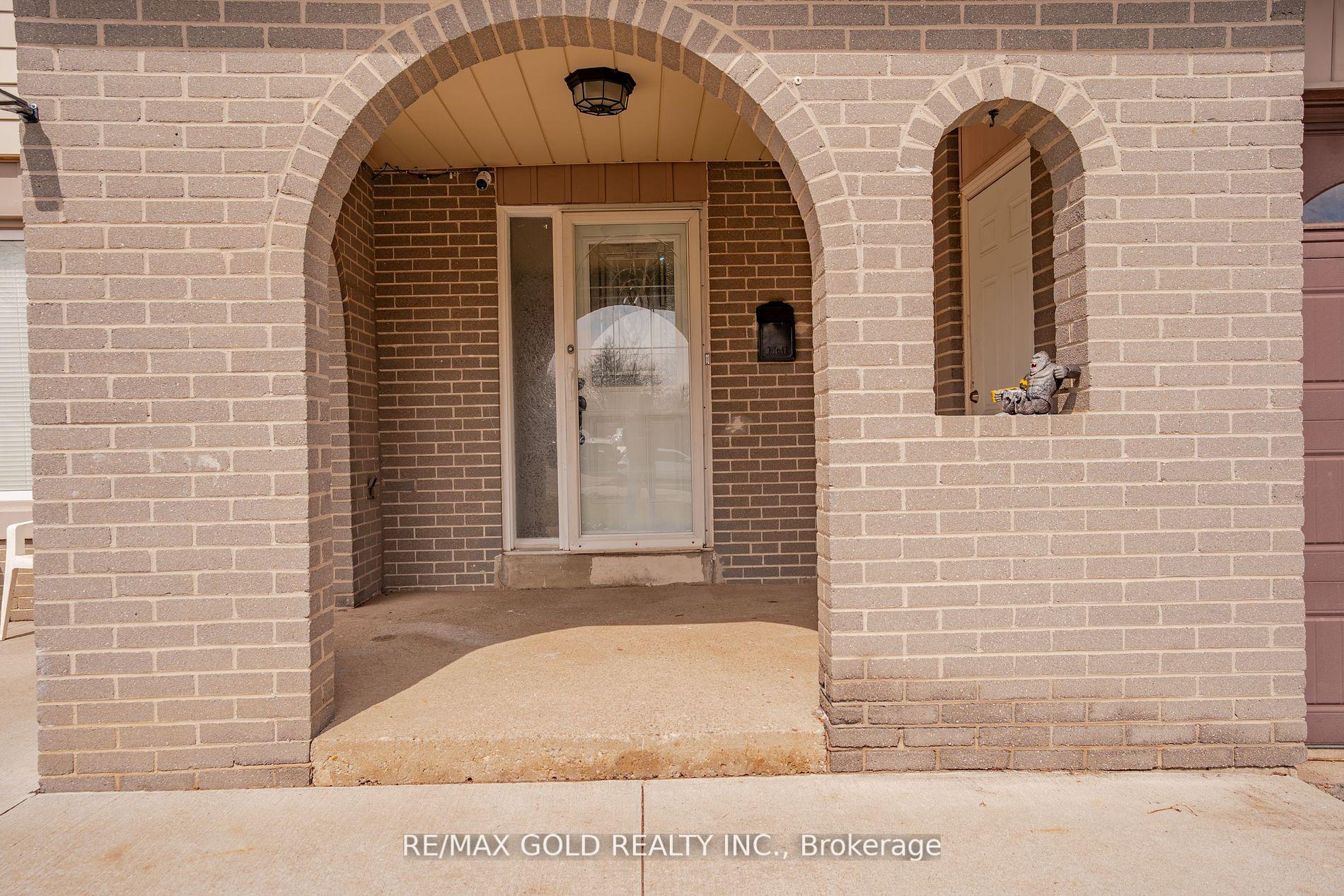 Photo 13 of 30 Dunblaine Crescent, Brampton, Southgate — HOMEH
