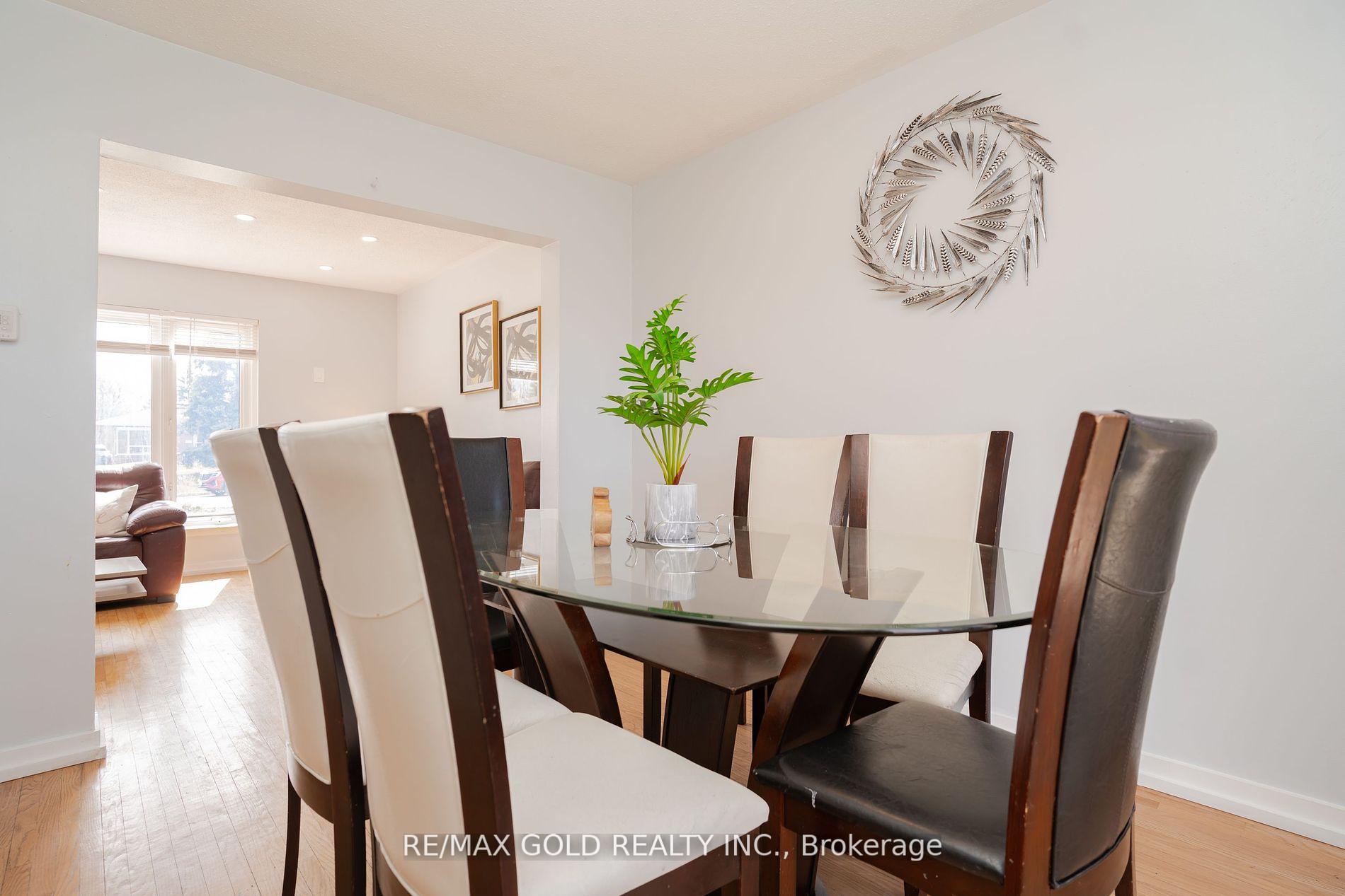 Photo 18 of 30 Dunblaine Crescent, Brampton, Southgate — HOMEH