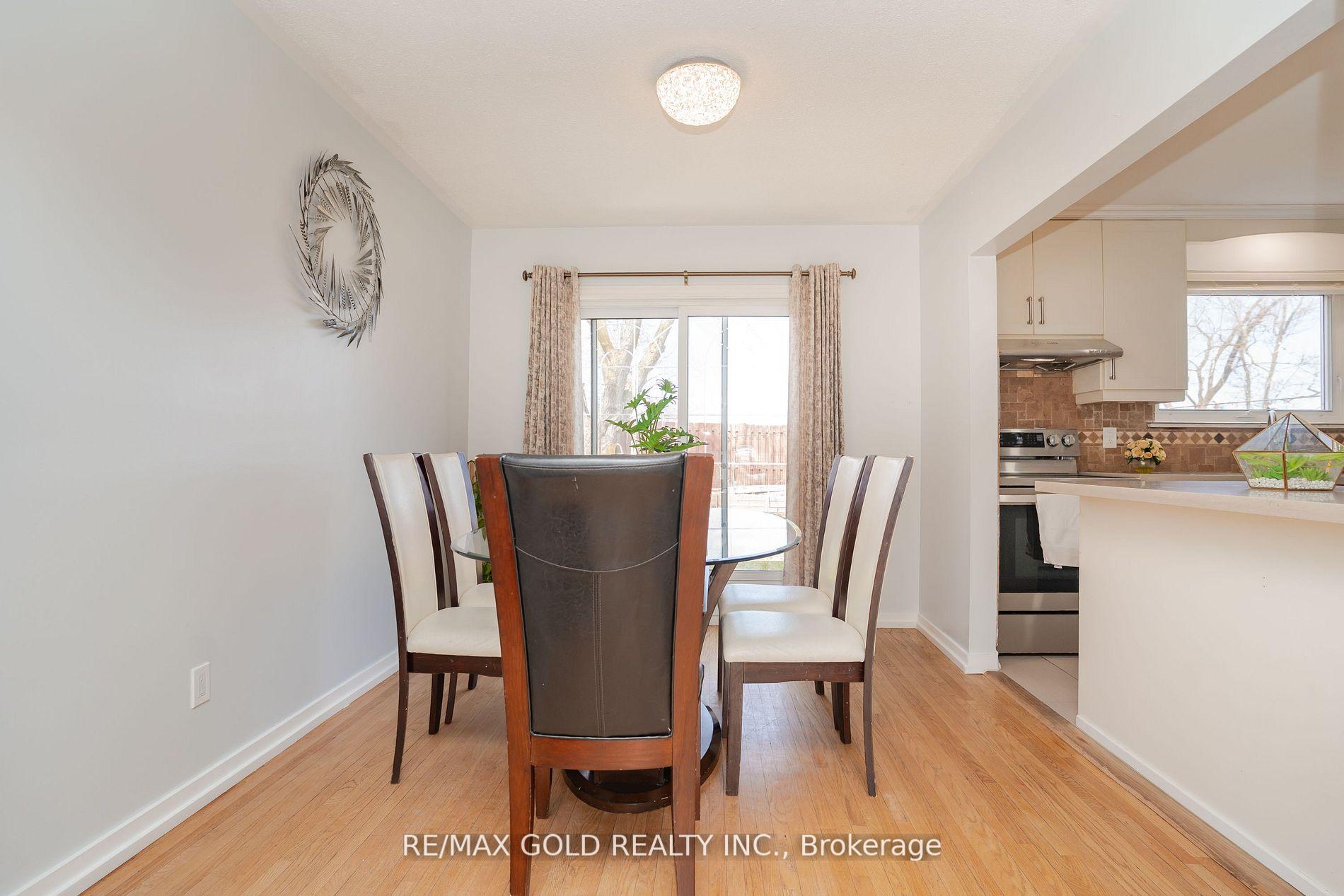 Photo 15 of 30 Dunblaine Crescent, Brampton, Southgate — HOMEH