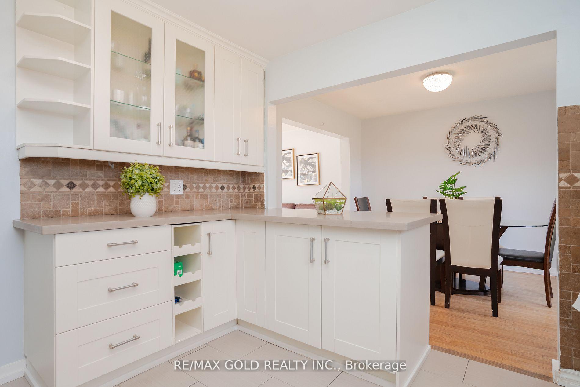 Photo 9 of 30 Dunblaine Crescent, Brampton, Southgate — HOMEH