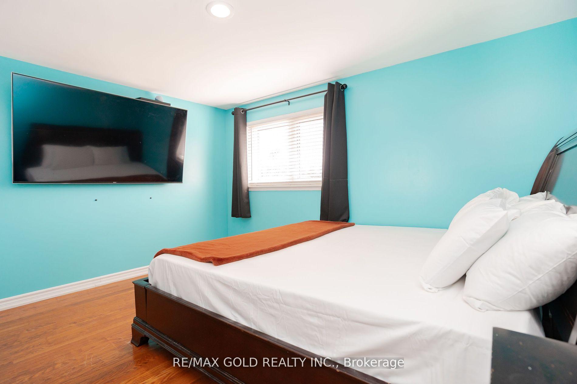 Photo 6 of 30 Dunblaine Crescent, Brampton, Southgate — HOMEH