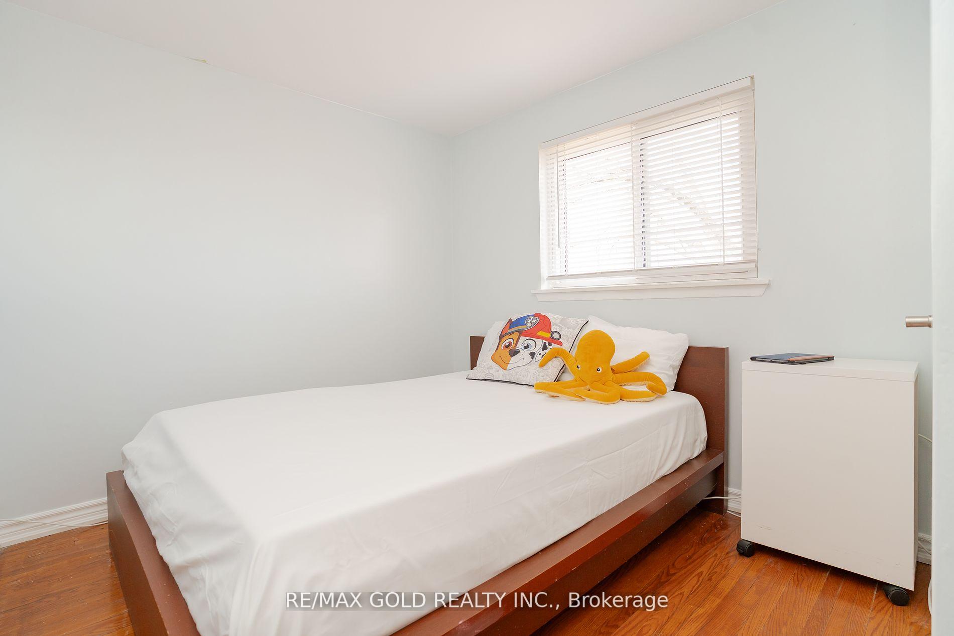 Photo 8 of 30 Dunblaine Crescent, Brampton, Southgate — HOMEH