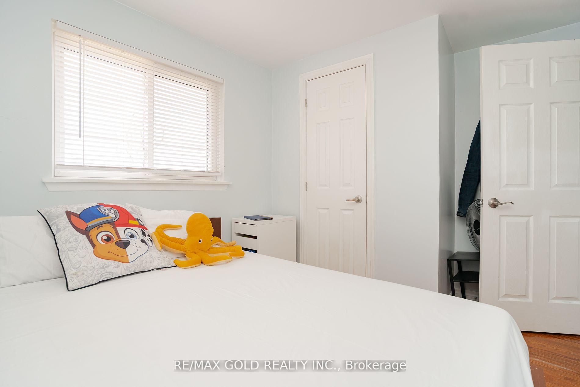 Photo 12 of 30 Dunblaine Crescent, Brampton, Southgate — HOMEH