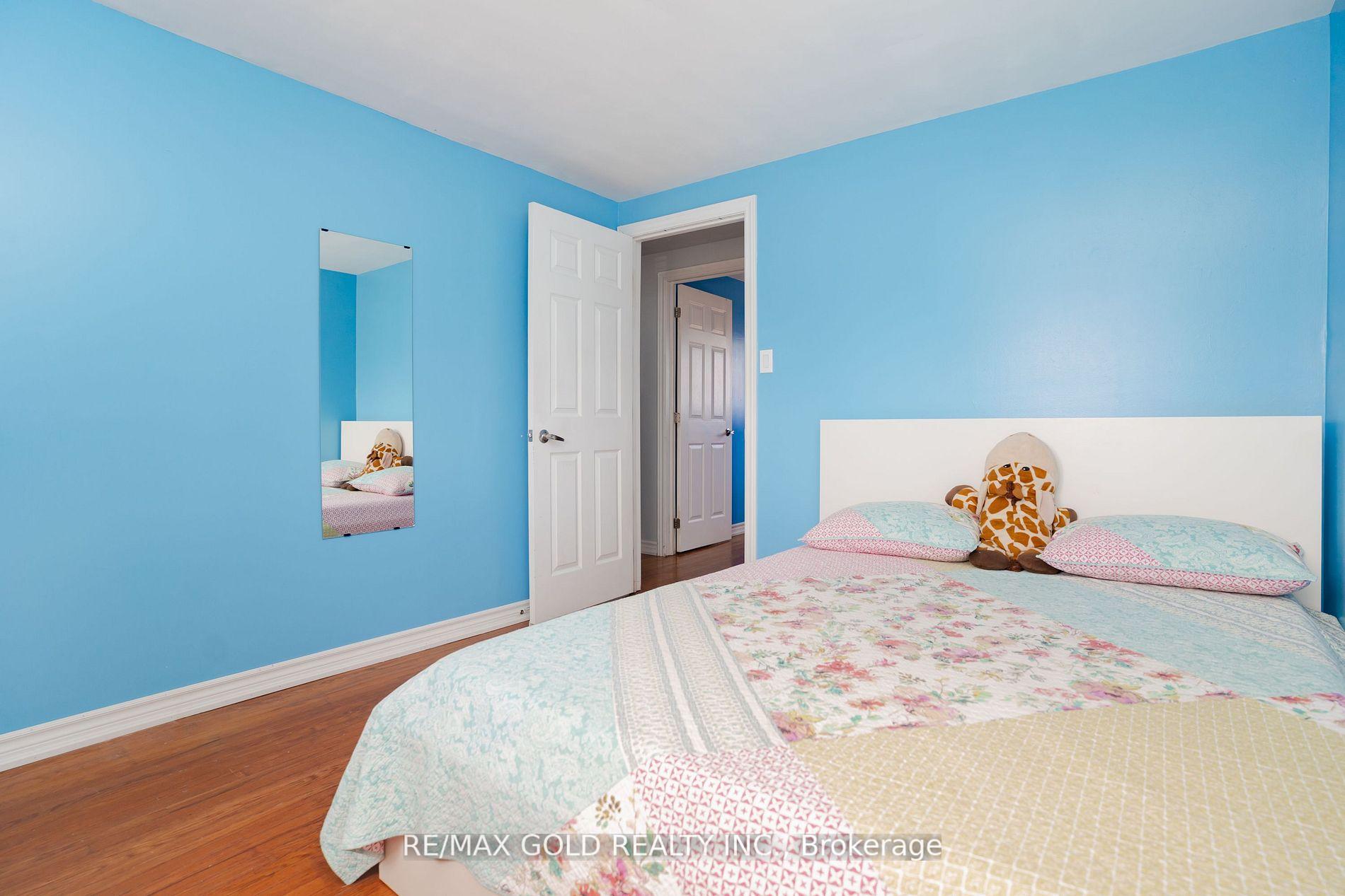 Photo 33 of 30 Dunblaine Crescent, Brampton, Southgate — HOMEH