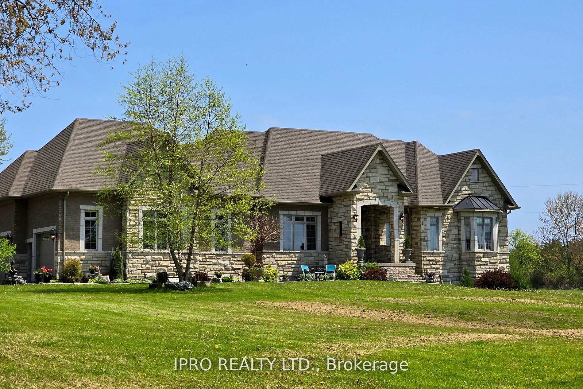 Photo 3 of 705 Lake Ridge Road S, Whitby, Rural Whitby — HOMEH