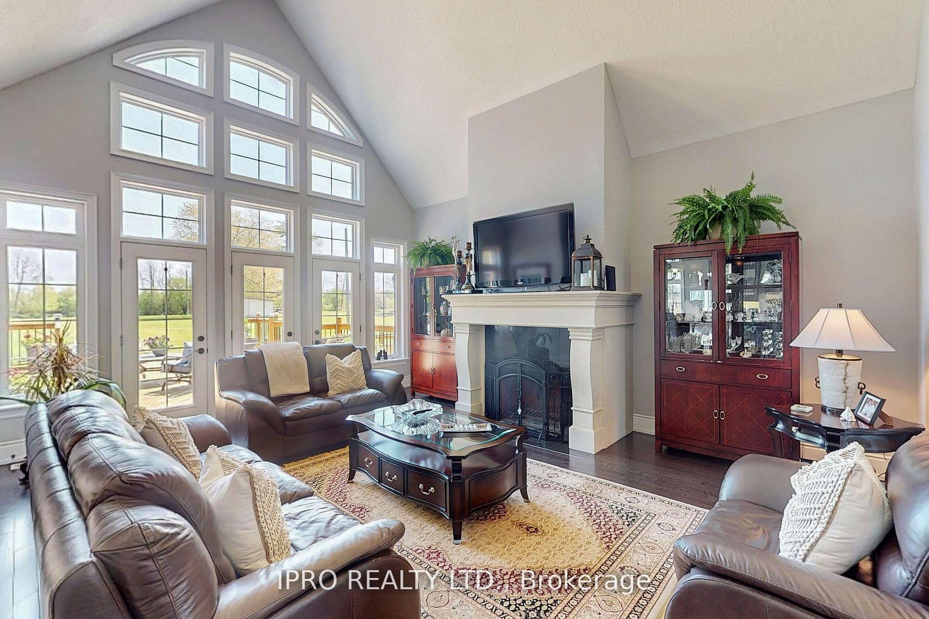 Photo 8 of 705 Lake Ridge Road S, Whitby, Rural Whitby — HOMEH