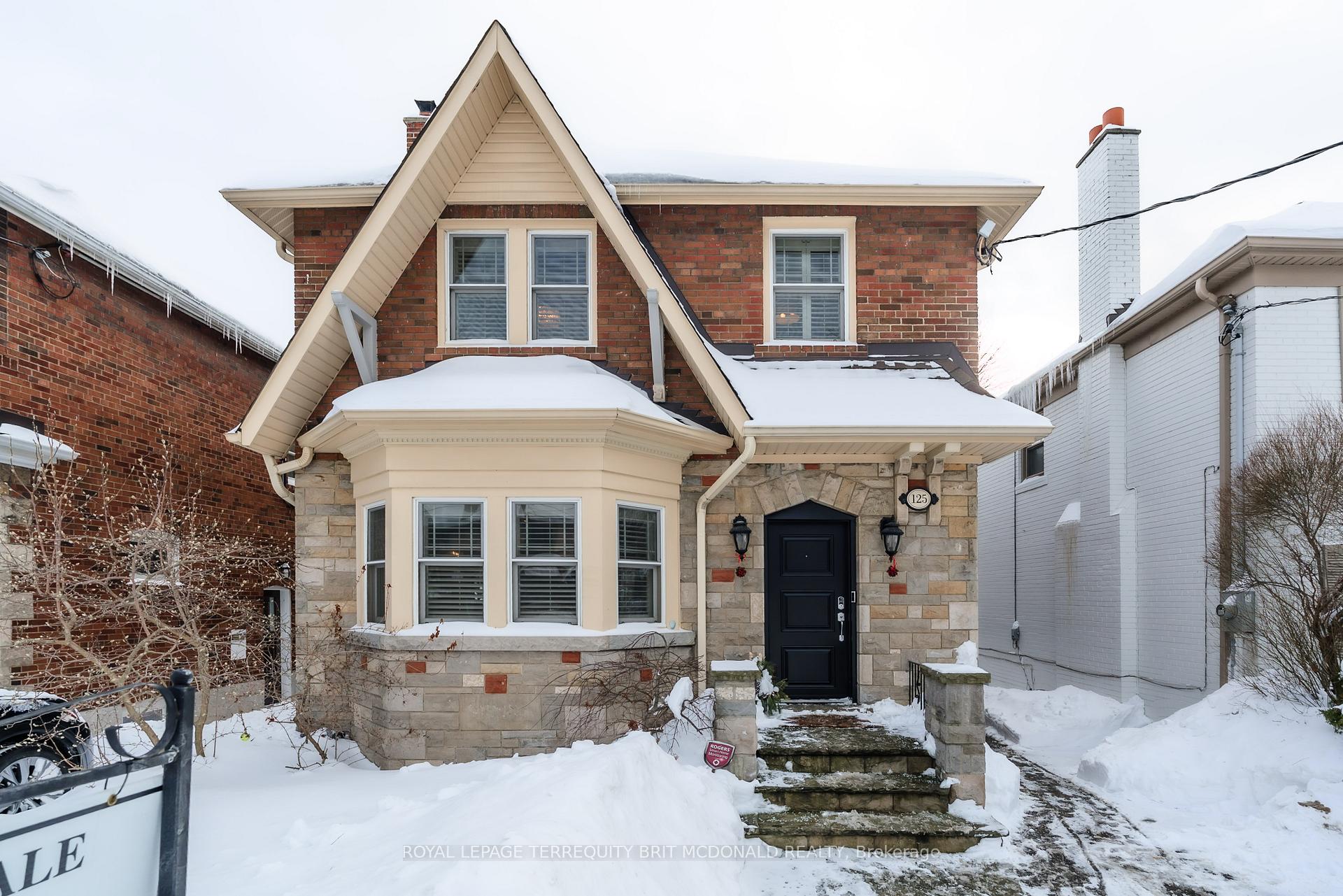 Front of 125 Chaplin Crescent