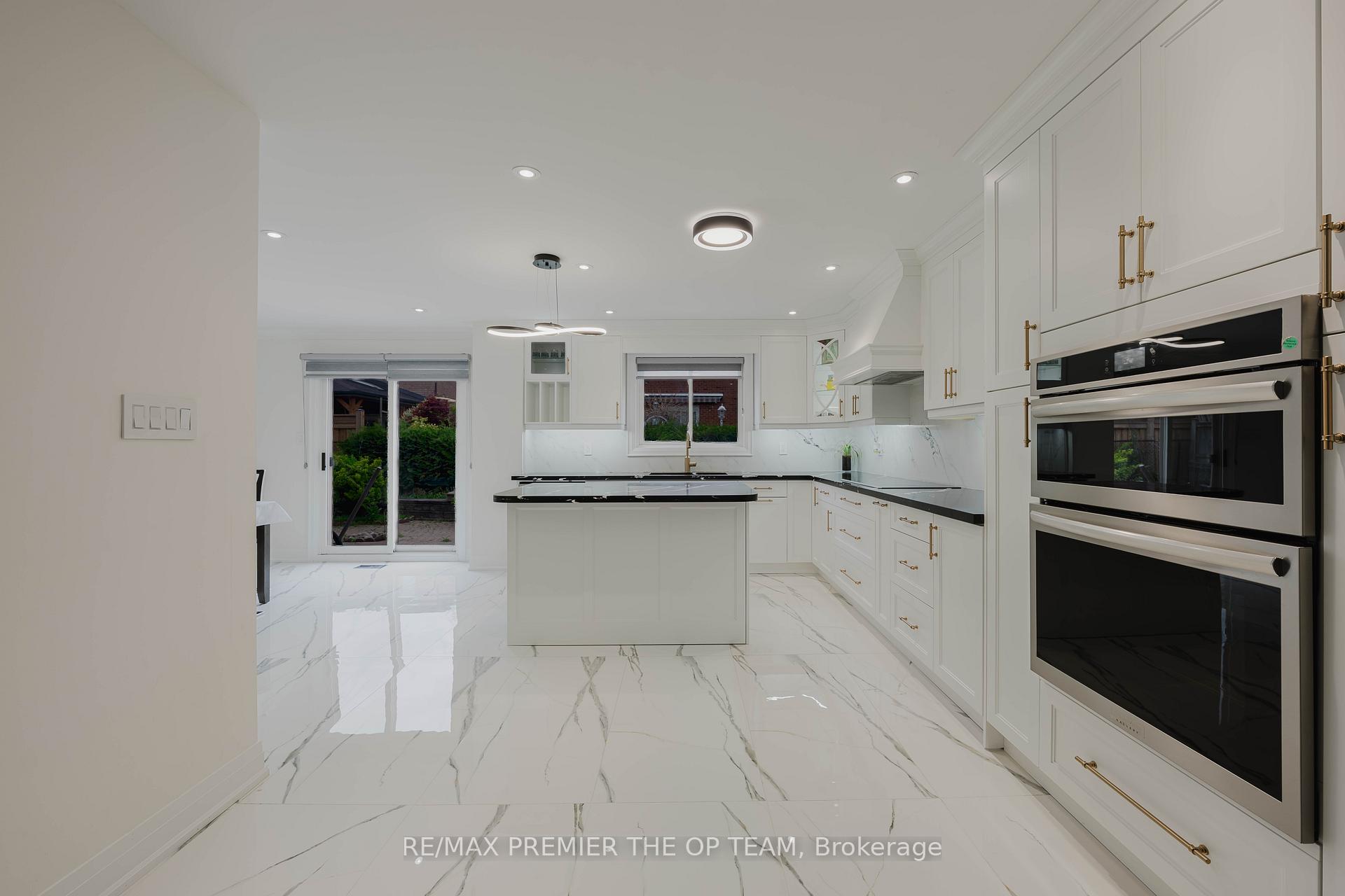Photo 6 of 99 Benjamin Drive, Vaughan, East Woodbridge — HOMEH