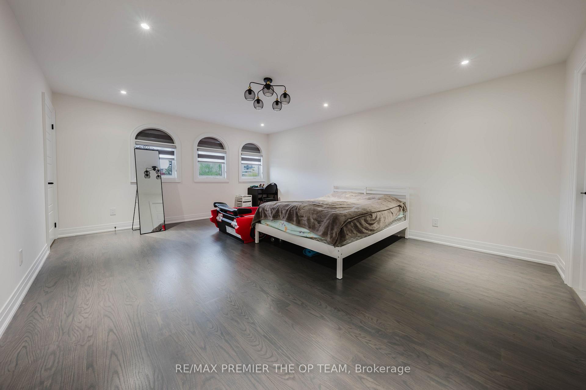 Photo 13 of 99 Benjamin Drive, Vaughan, East Woodbridge — HOMEH