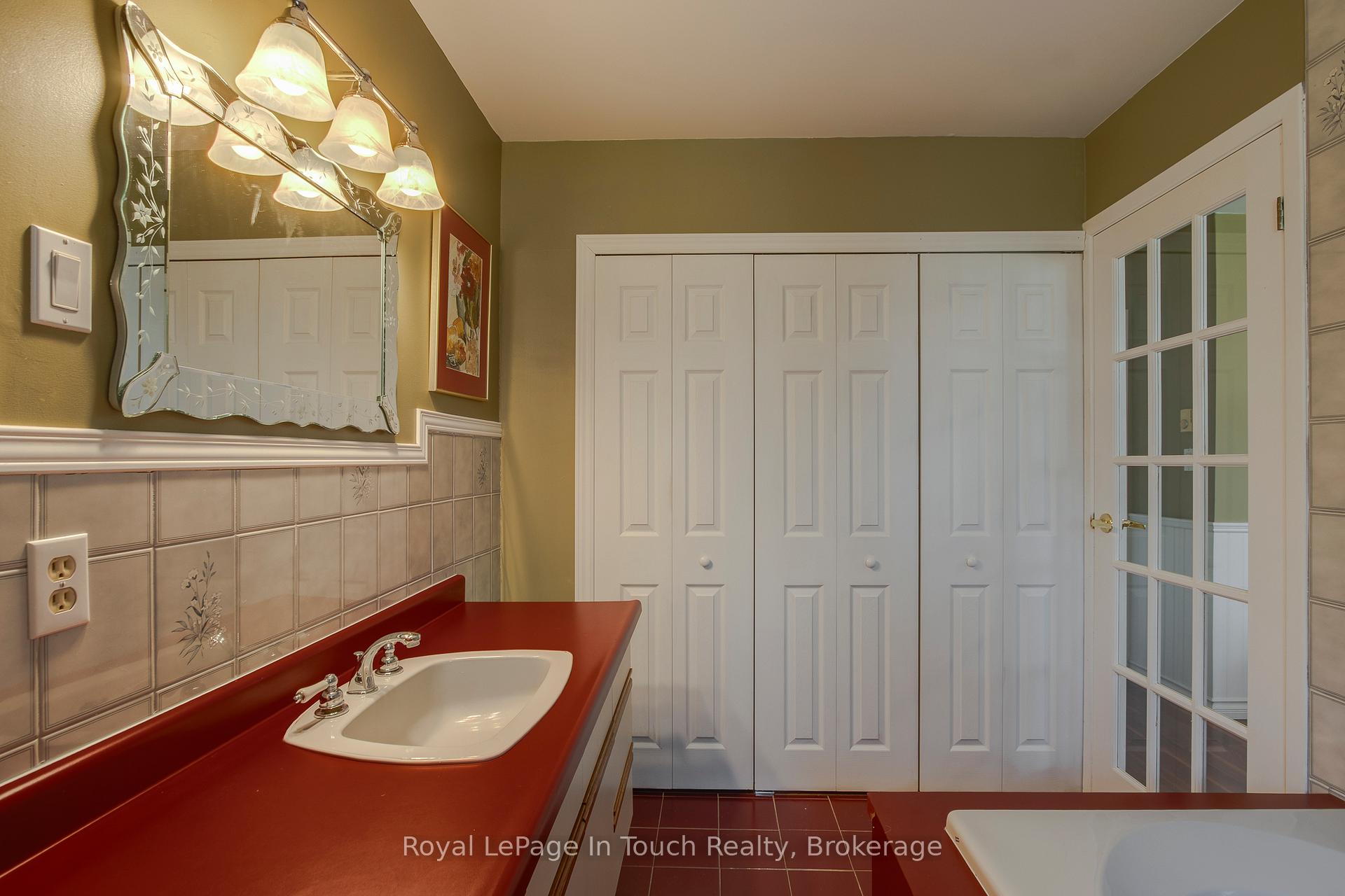 Photo 36 of 119 Silver Birch Drive, Tiny, Rural Tiny — HOMEH