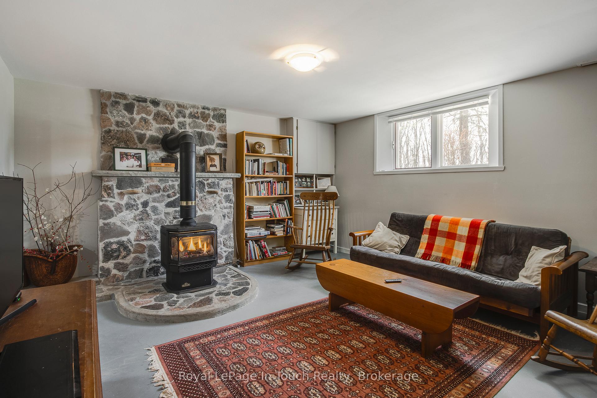 Photo 26 of 119 Silver Birch Drive, Tiny, Rural Tiny — HOMEH