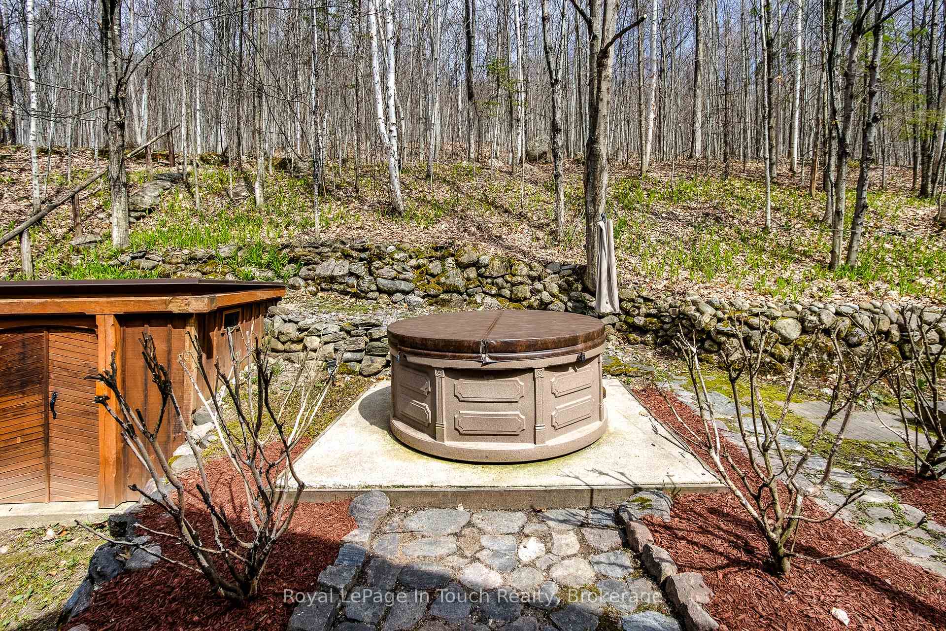 Photo 30 of 119 Silver Birch Drive, Tiny, Rural Tiny — HOMEH