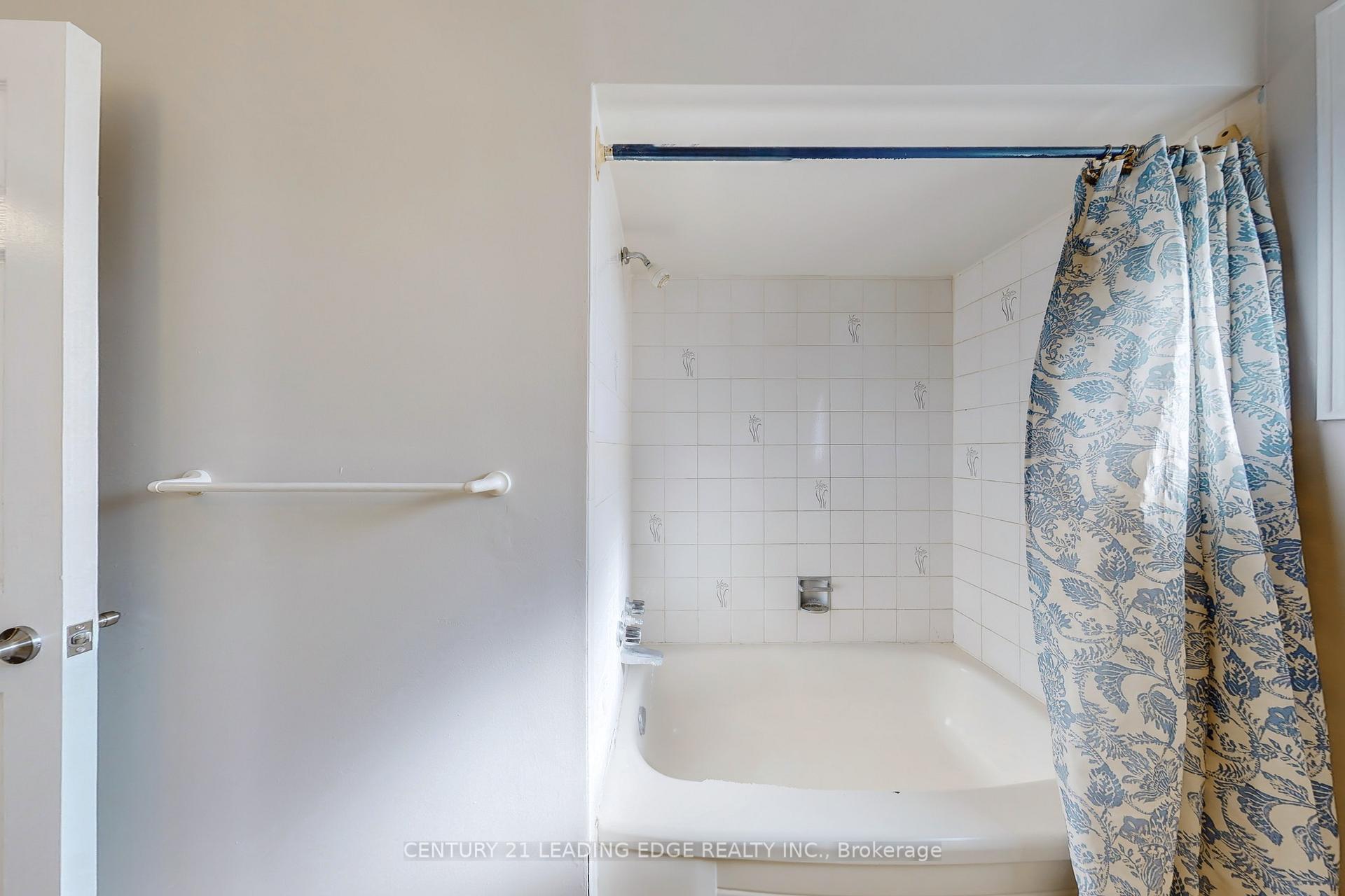 Photo 15 of 110 Stargell Crescent, Markham, Raymerville — HOMEH