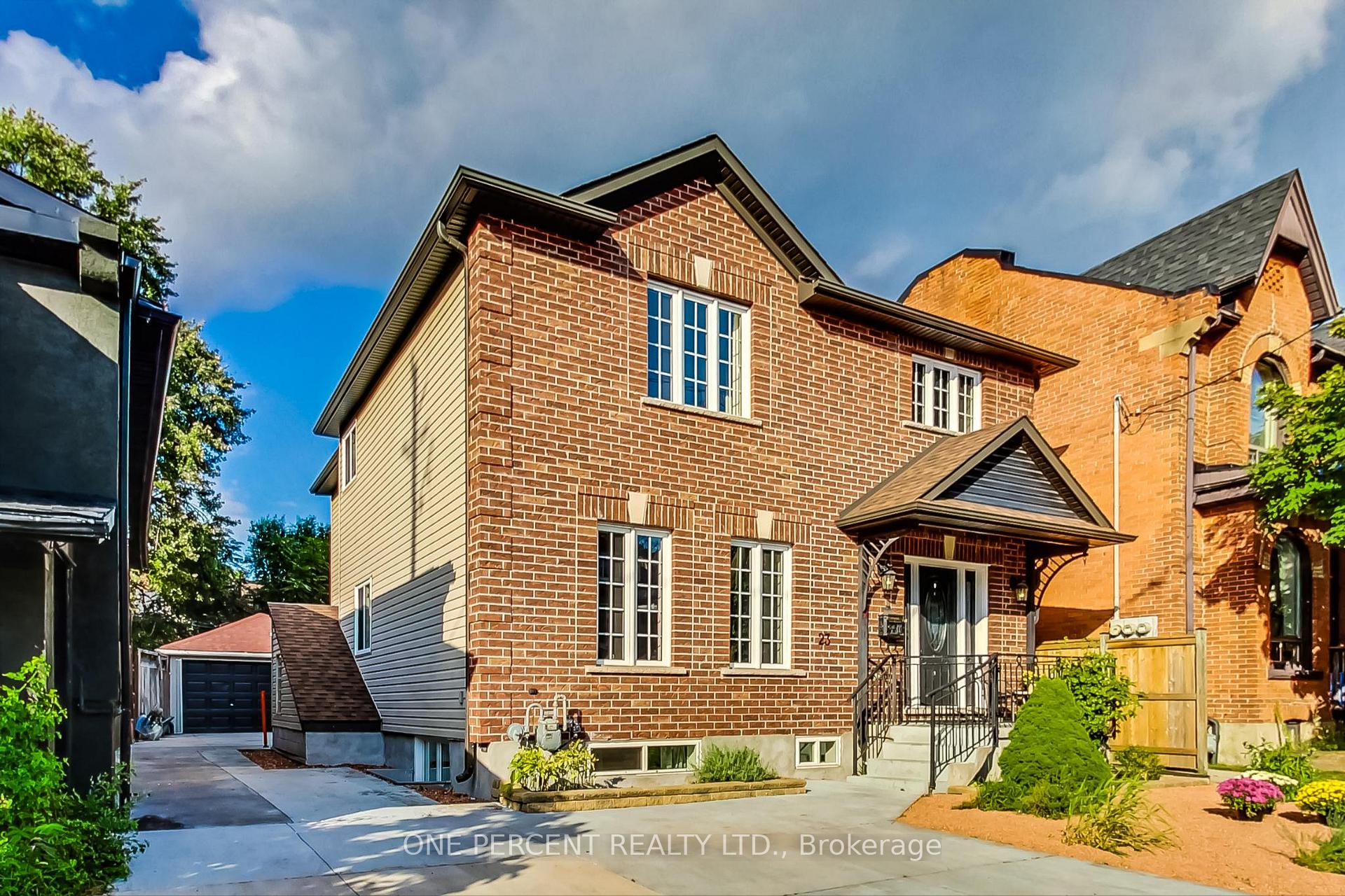 Photo 2 of 23 Grove Street, Hamilton, Corktown — HOMEH